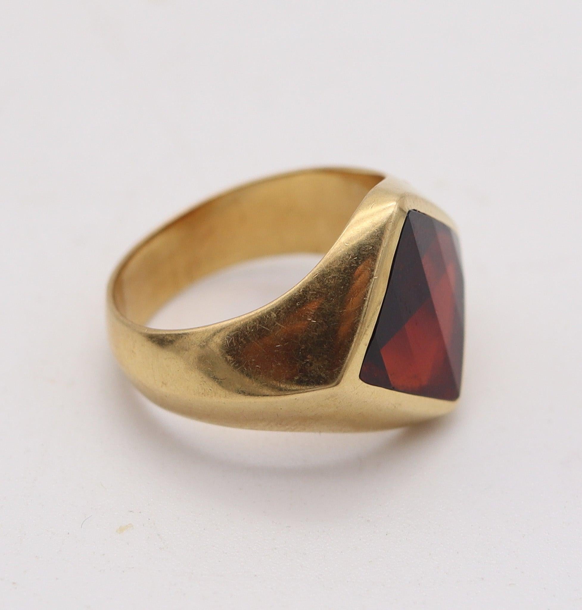 Women's POMELLATO Cocktail Ring In Solid 18Kt Yellow Gold With Kite Faceted Red Garnet For Sale