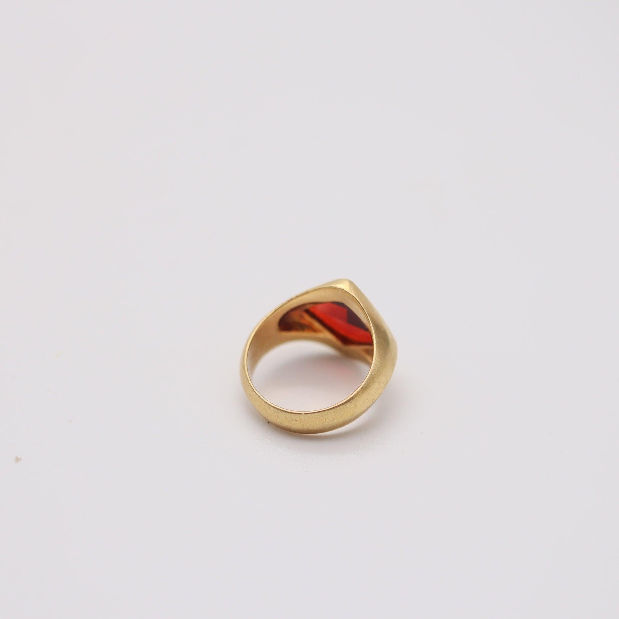 POMELLATO Cocktail Ring In Solid 18Kt Yellow Gold With Kite Faceted Red Garnet For Sale 2