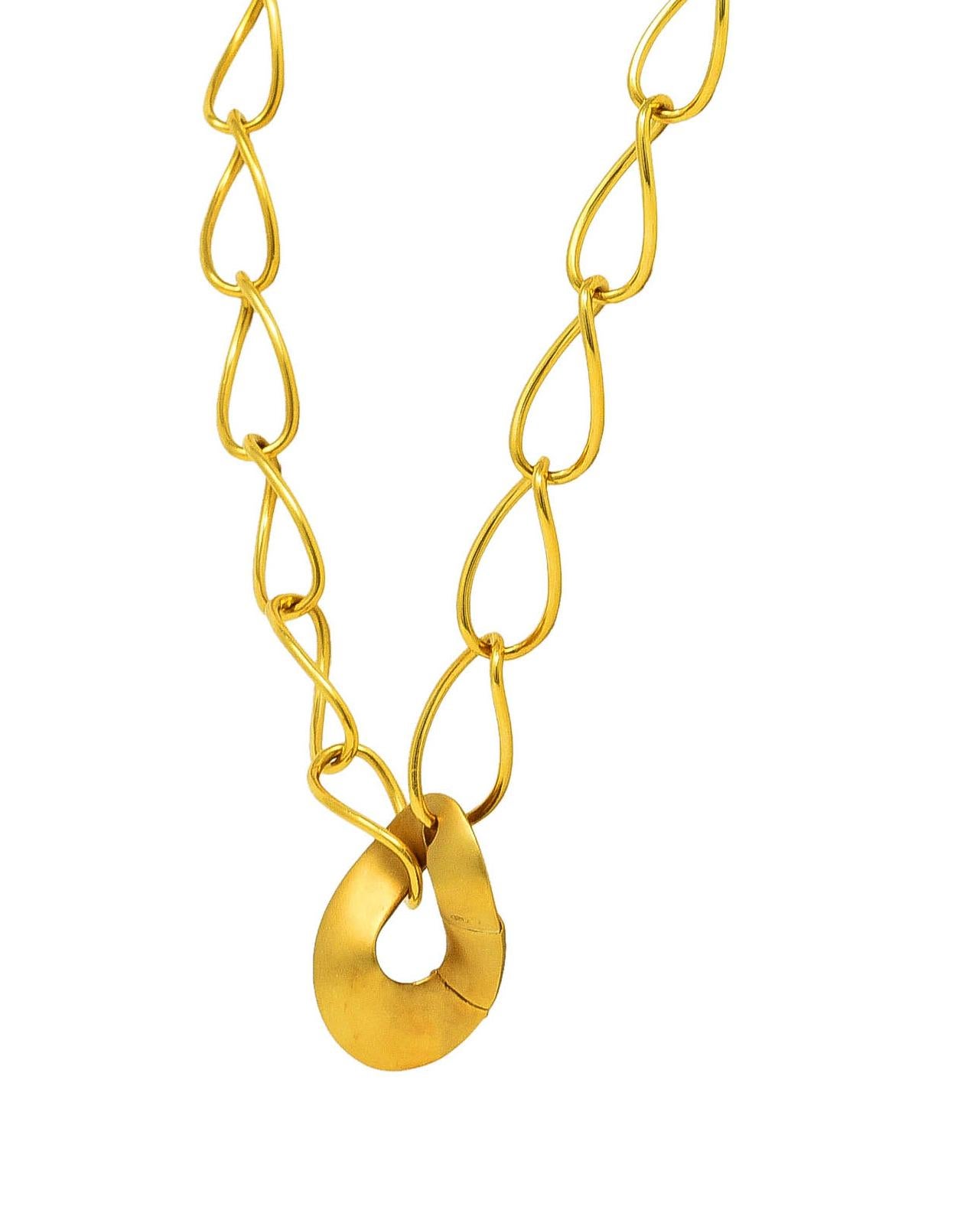 Pomellato Contemporary 18 Karat Yellow Gold Twisted Link Chain Necklace In Excellent Condition In Philadelphia, PA