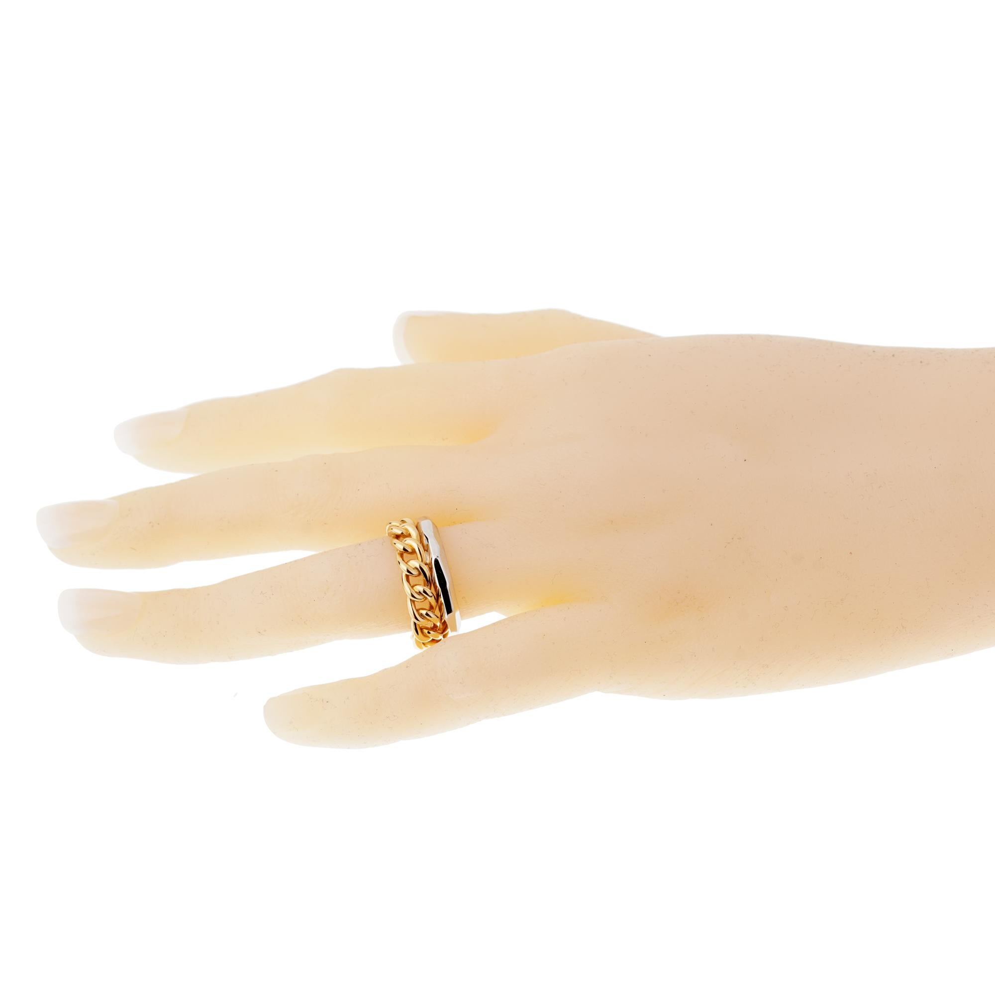 Ein schicker Stapelring von Pomellato mit einem kubanischen Gliederring aus Roségold, der mit einem facettierten Ring aus 18 Karat Weißgold verbunden ist. Dieser fabelhafte Ring ist perfekt für jede Gelegenheit und misst 0,28