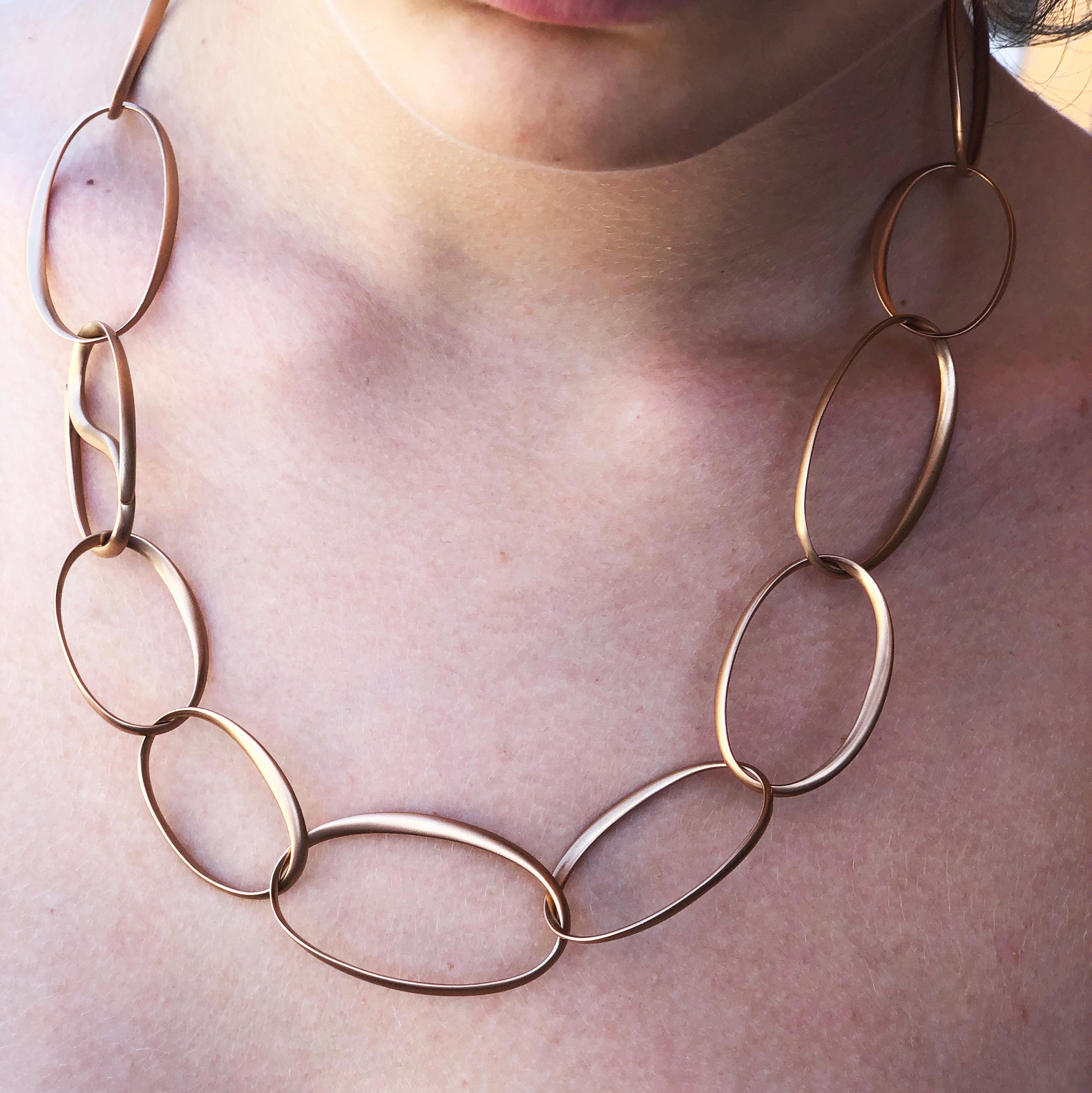 Pomellato Dente, Horn Shaped Pendant 18 Karat Rose Gold Necklace Set 2