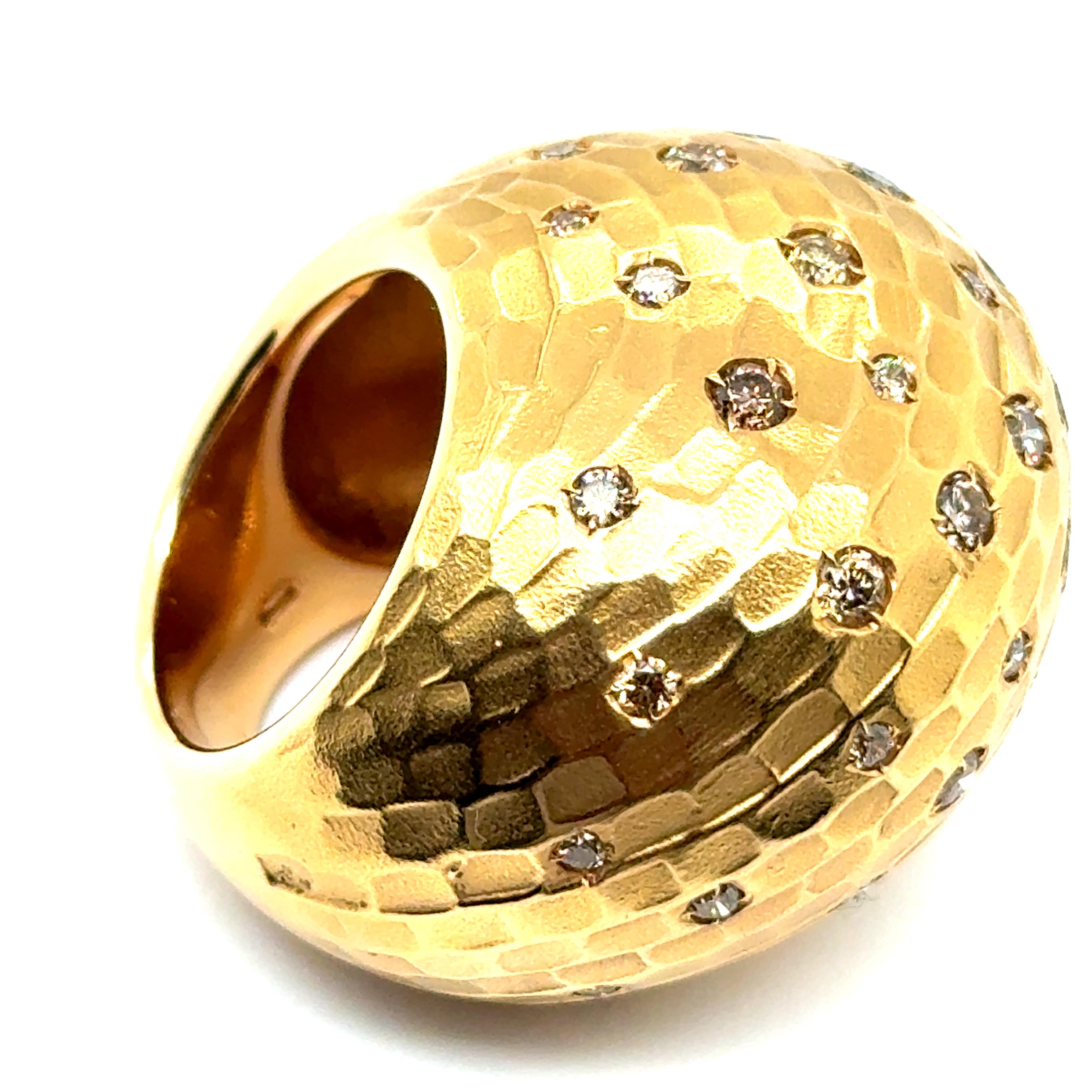 Women's or Men's Pomellato Duna Ring with Diamonds in 18 Karat Yellow Gold For Sale