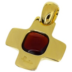 Vintage Pomellato Garnet 18 Karat Yellow Gold Cross Pendant Top Charm