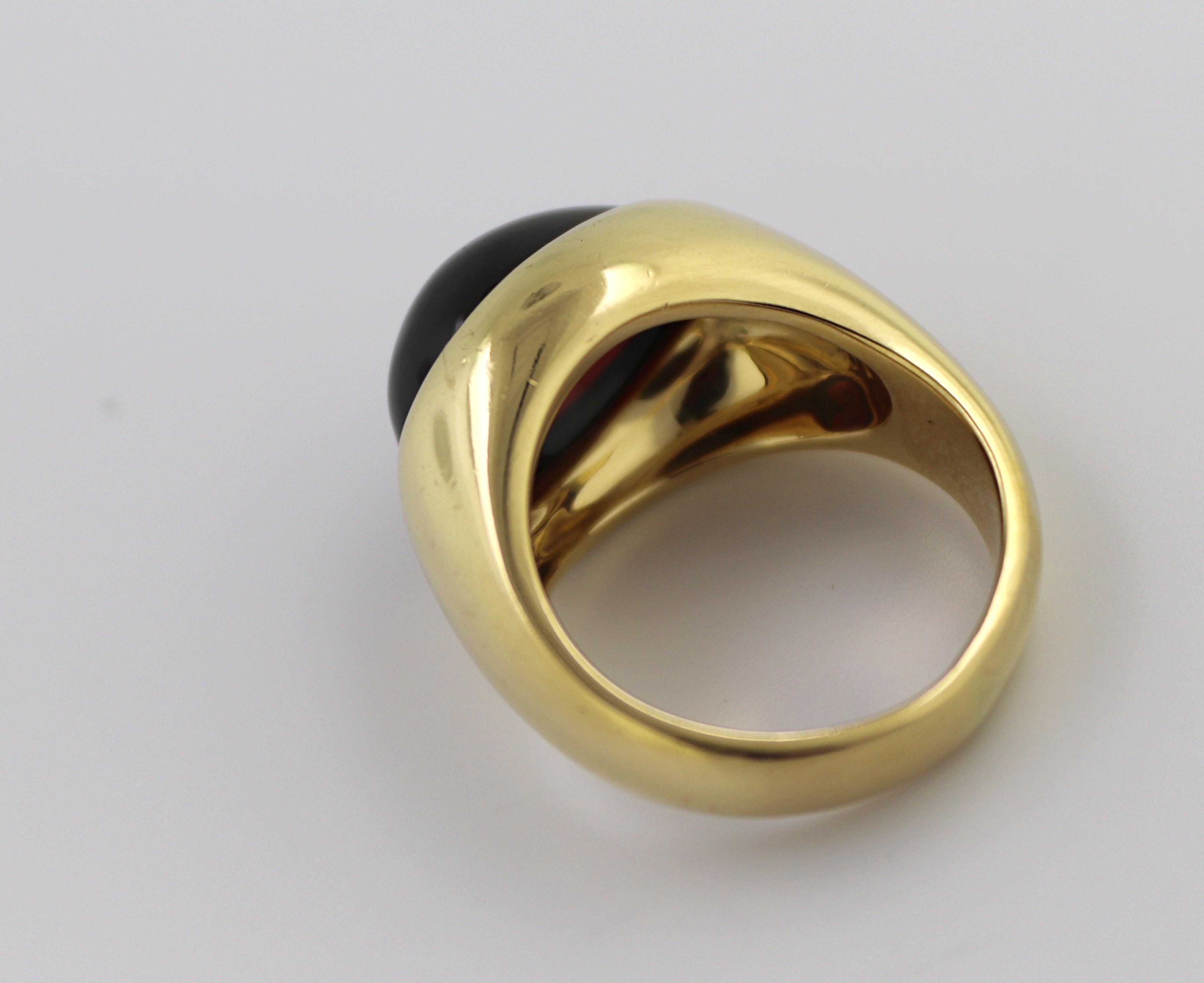 Cabochon Pomellato Garnet, 18k Yellow Gold Ring For Sale