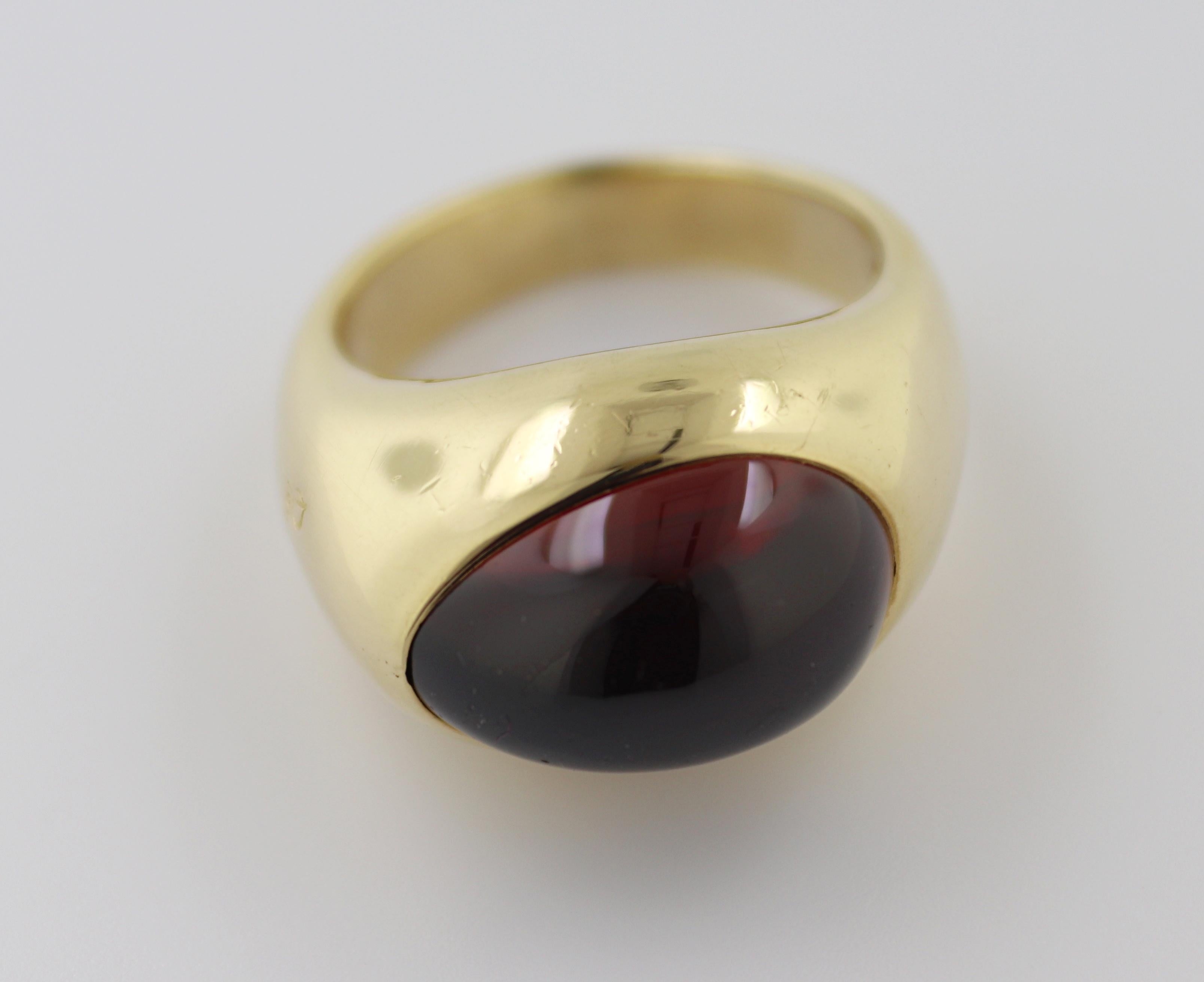 Women's or Men's Pomellato Garnet, 18k Yellow Gold Ring For Sale