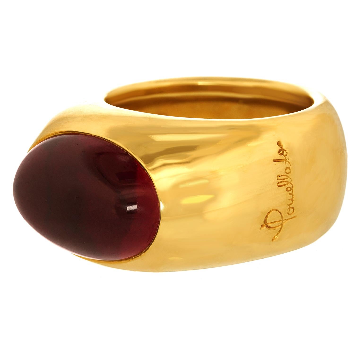 Cabochon Pomellato Garnet Ring 18k For Sale