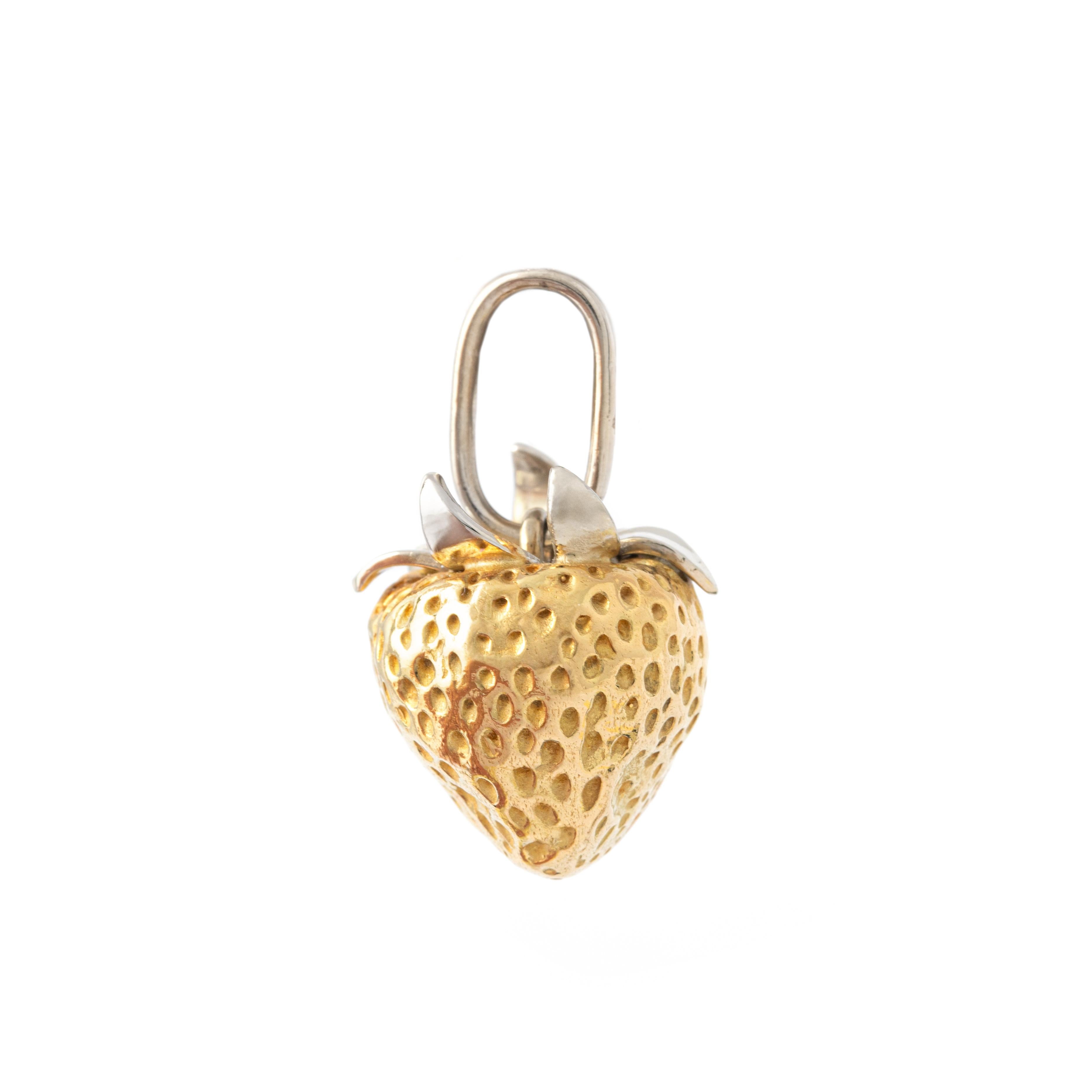 Pomellato Gold 18K Erdbeer-Anhänger Charme.
Unterzeichnet: Pomellato. Italienische Marken.

Höhe: ca. 2,90 Zentimeter
Breite: ca. 1,80 Zentimeter

Gesamtgewicht: 15,30 Gramm.
