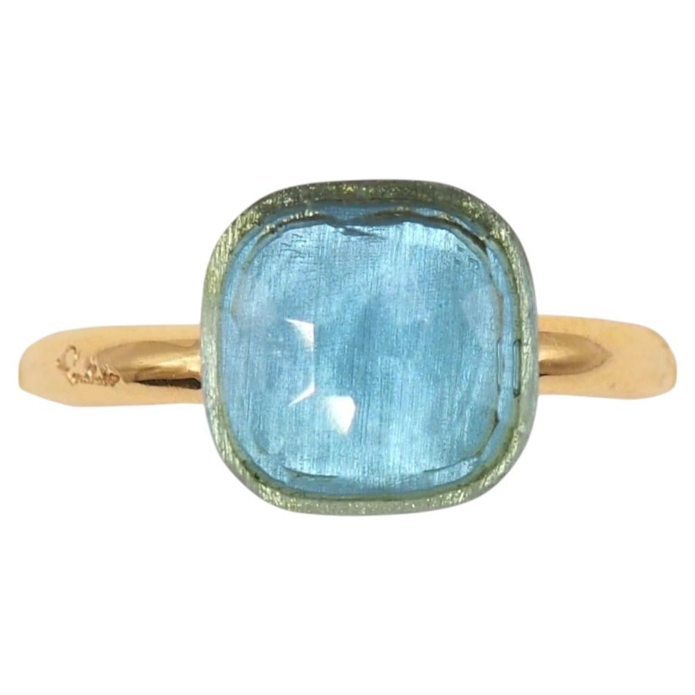 Pomellato Ring aus 18-karätigem Gelbgold mit blauem Topas-Cabochon