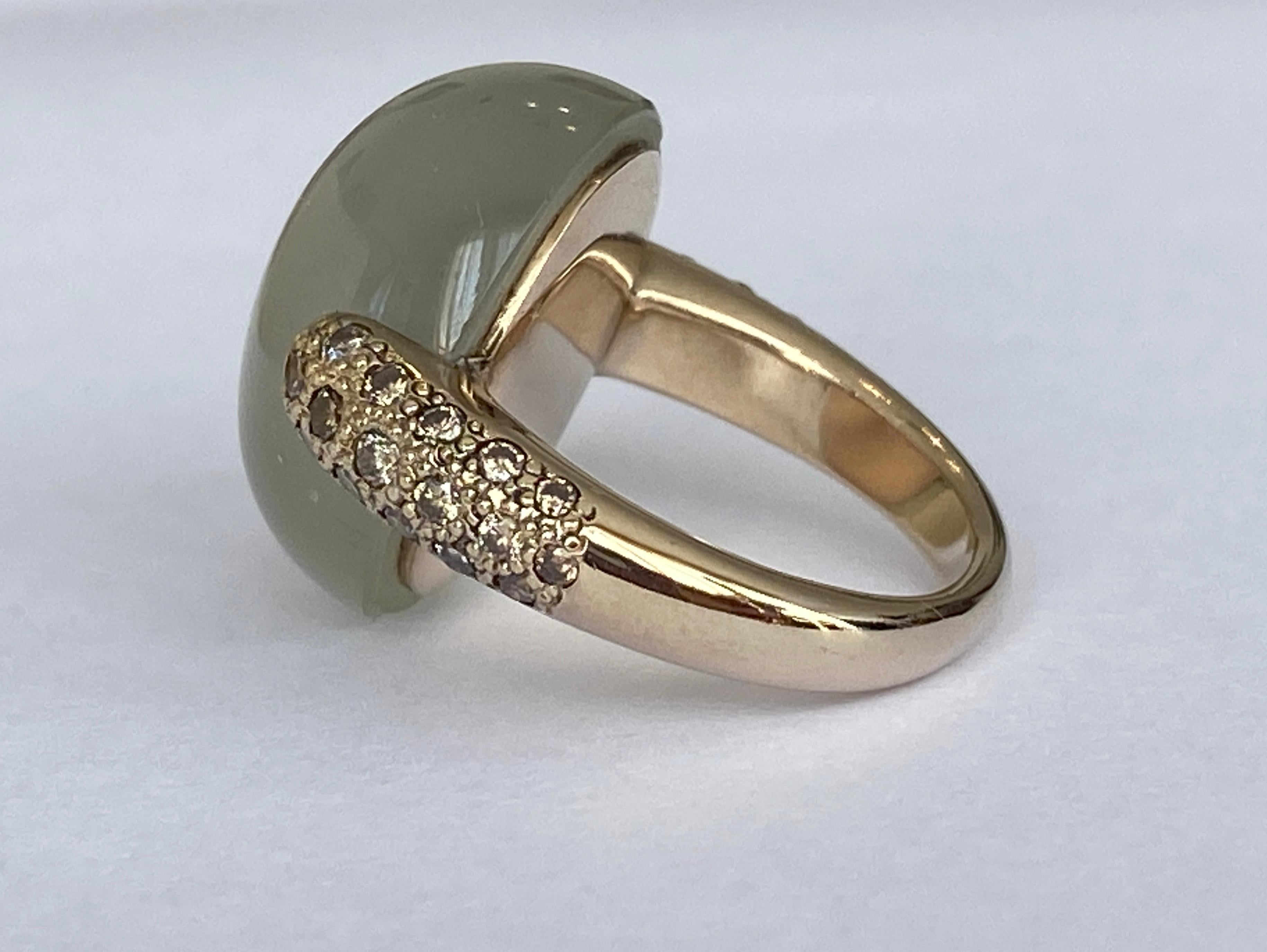 Pomellato Luna Ring aus Gelbgold mit Mondstein im Cabochon-Schliff und cognacfarbenen Diamanten im Angebot 1
