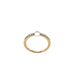 Anello M'A&M di Pomellato con pietra di luna e diamanti e diamanti da 0,30 ct.