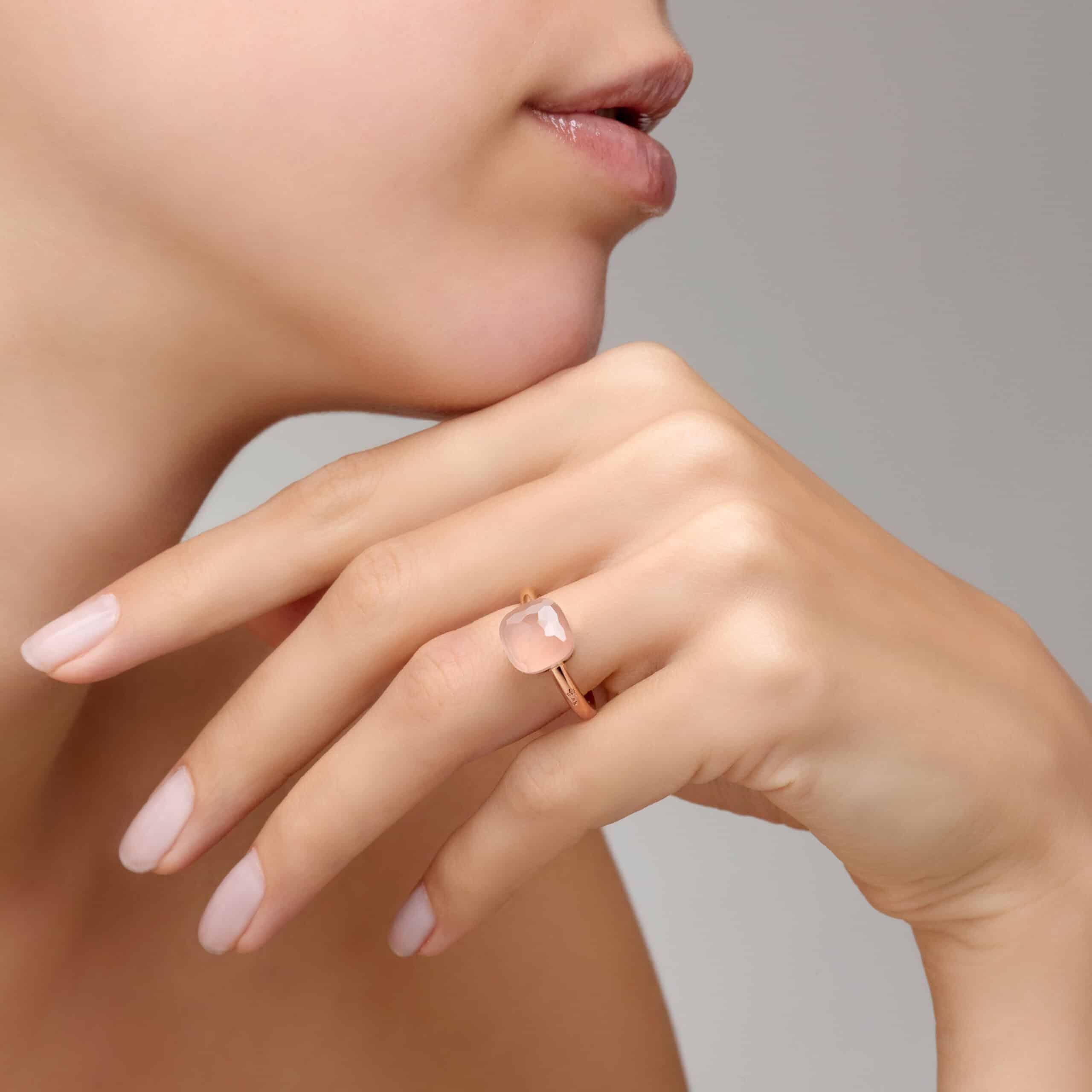 As the brand's most iconic ring, Nudo features a sleek, powerful design. This piece features a large 7ct rose quartz set in 18K rose and white gold (Metal weight 6.1g). Each Pomellato piece is handmade in Milan at Casa Pomellato.

Brand: