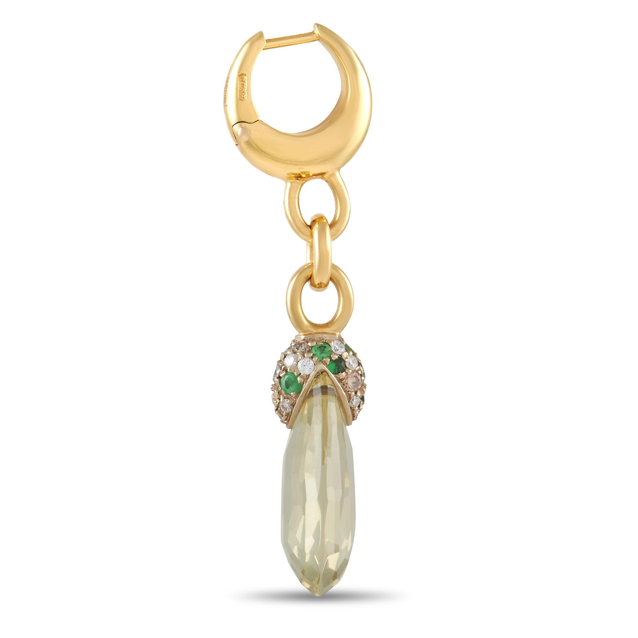 There’s something enchanting about these Pomellato Pin Up earrings. Suspended from 18K Yellow Gold chain links, you’ll find pear-shaped Citrine gemstones accented by glittering green Tsavorite and Diamond accents. These dramatic drop earrings