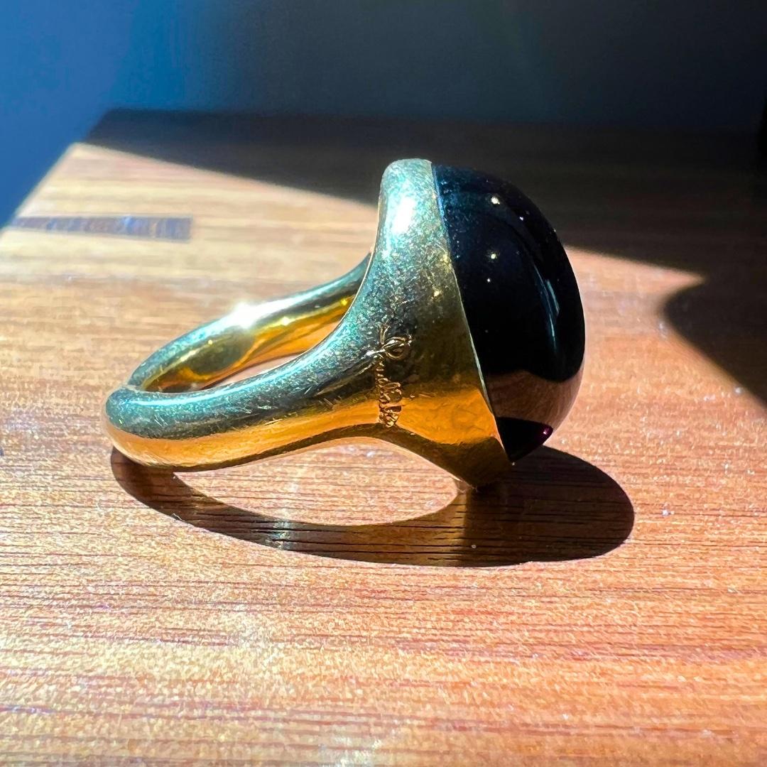 Pomellato Red Garnet and 18 Karat Yellow Gold Cocktail Ring c. 1980 In Excellent Condition In New York, NY