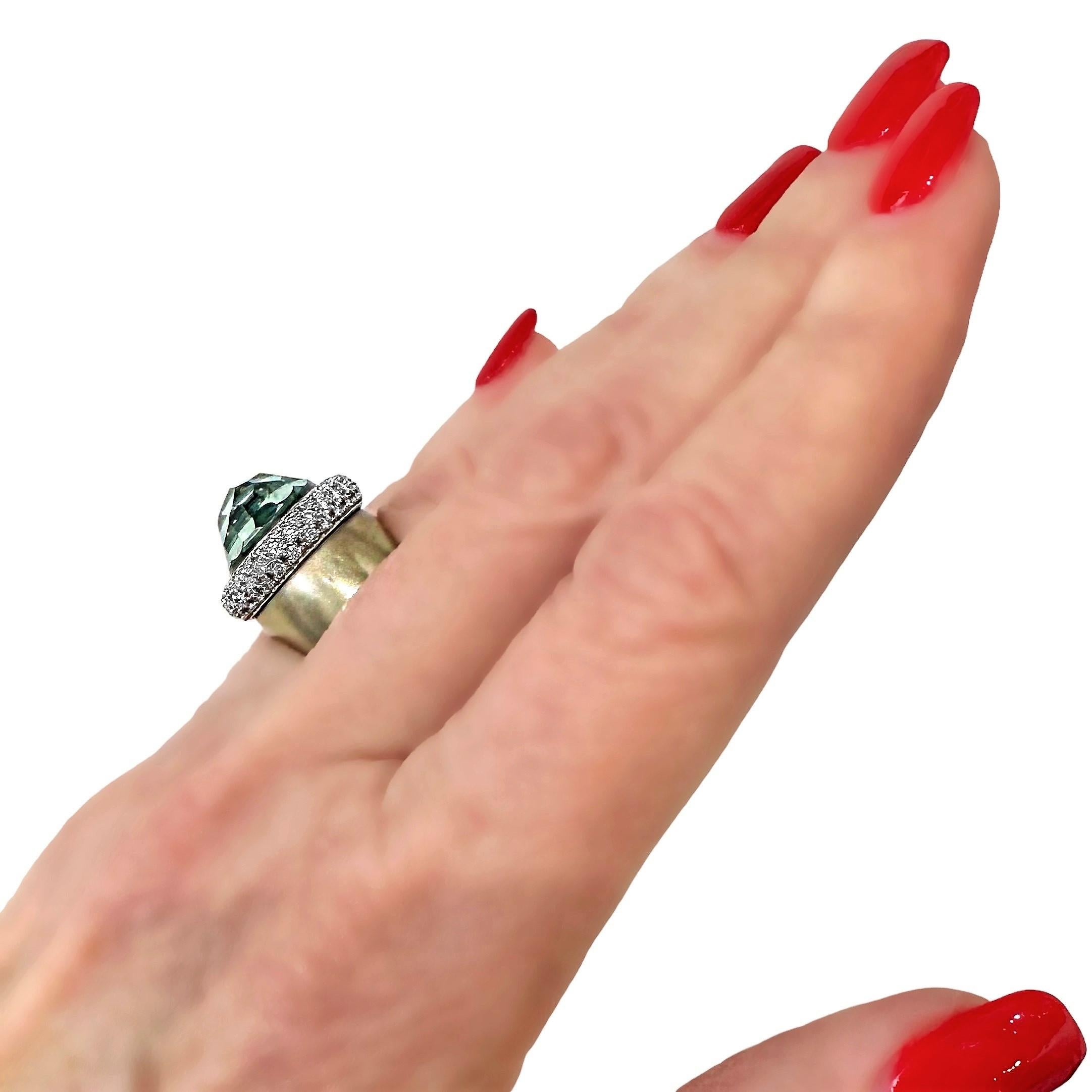 Pomellato-Ring aus 18 Karat Gelb- und Weißgold mit Aquamarin und Diamanten 6
