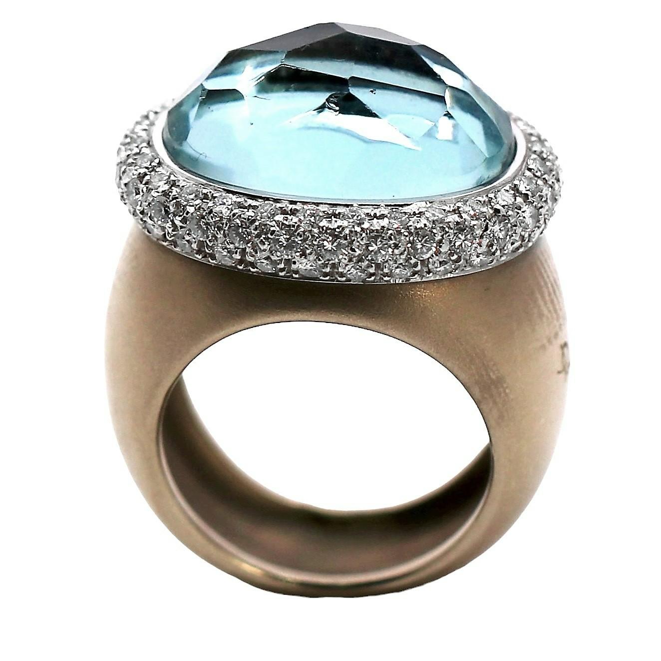 Pomellato-Ring aus 18 Karat Gelb- und Weißgold mit Aquamarin und Diamanten (Moderne)