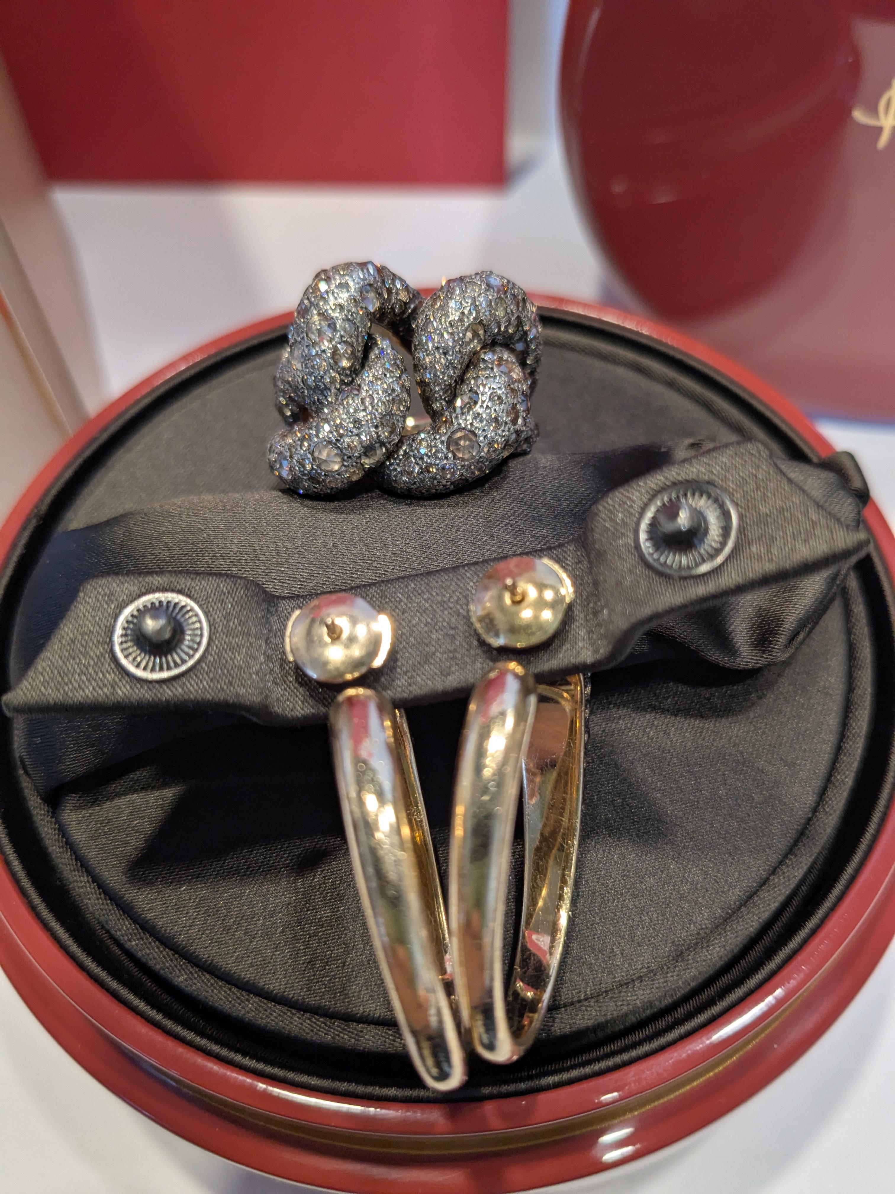 Orecchini a cerchio Tango in oro rosa 18k con diamanti marroni in vendita 3