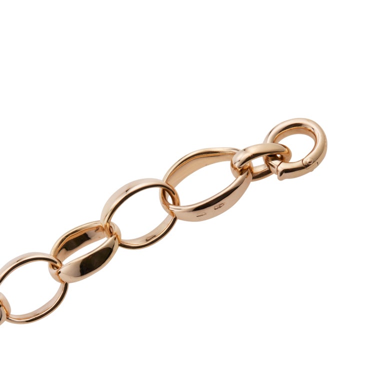 Classic Pomellato 3D link bracelet from the Sabbia collection in 18k rose gold. 8 inches in length. 

18k Rose Gold 
Stamped: 750
Hallmark Pomellato 
46.3 grams
Bracelet: 8 Inches
Width: 12.75mm

