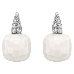 Pendants d'oreilles "Capri" en anduline blanche et diamants de Pomellato