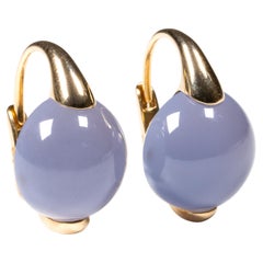 Pomellato Ohrringe aus Gelbgold mit 18 Karat Chalcedon und Chalcedon aus der Luna-Kollektion