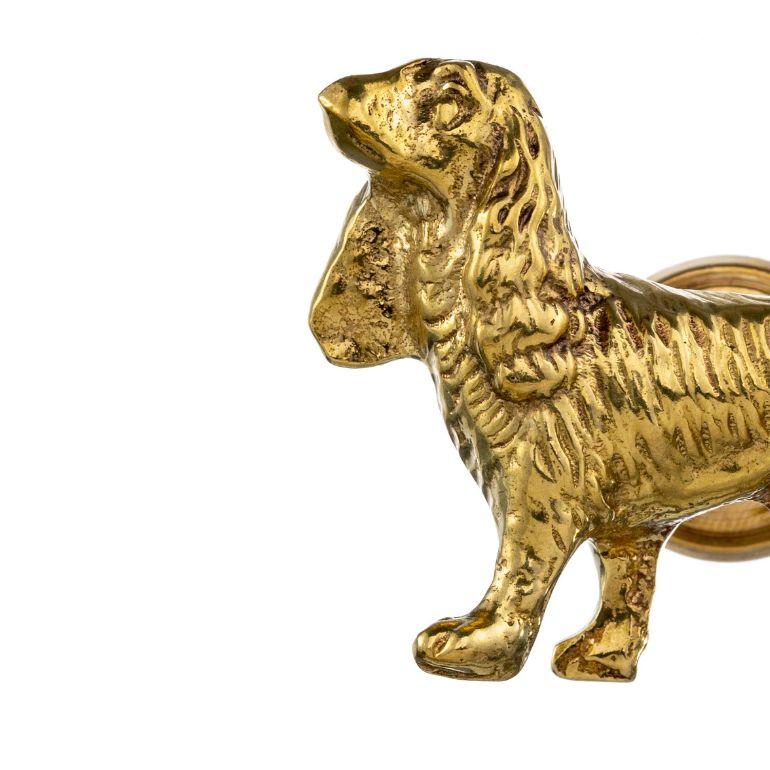 Enhance your interior design with our brass knob in the shape of a cocker spaniel. Crafted with precision and charm, this exquisite accessory adds a touch of sophistication to any room. Buy now to enhance your home decor with timeless elegance!