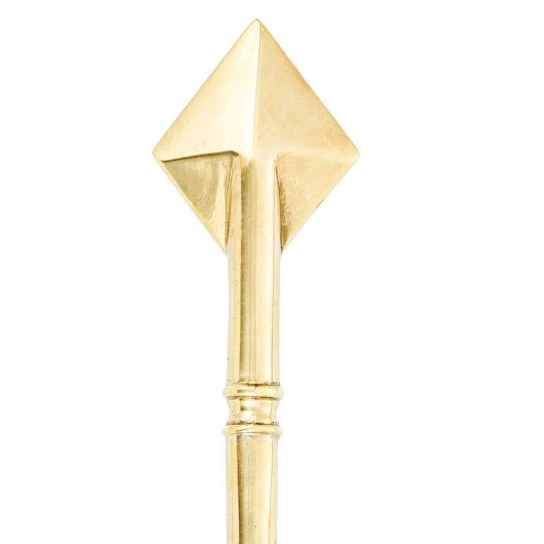 European Pomello in ottone Contemporanea con supporto a forma di rombo in vendita