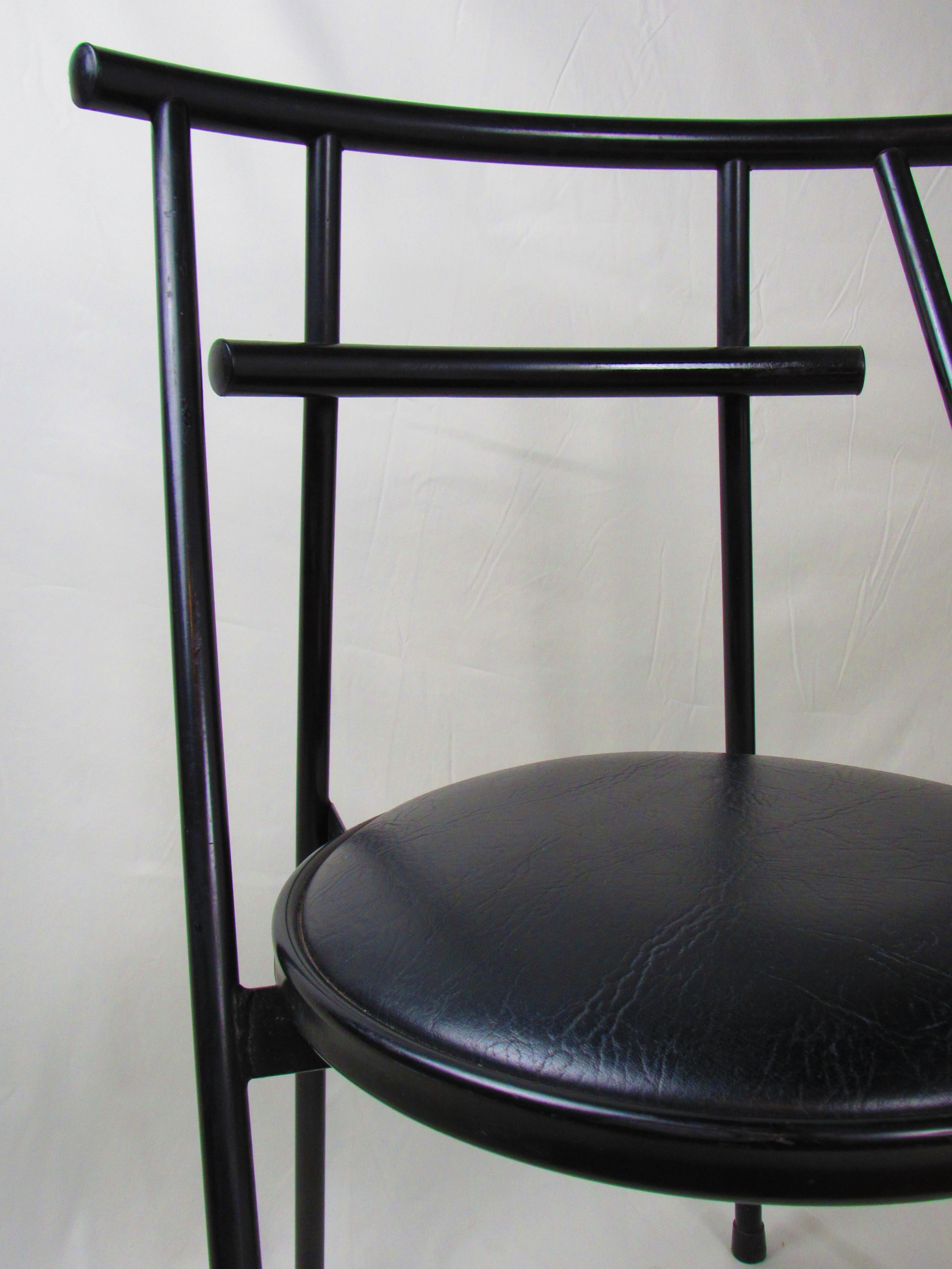 Tubular metal chair, postmodern design For Sale 1