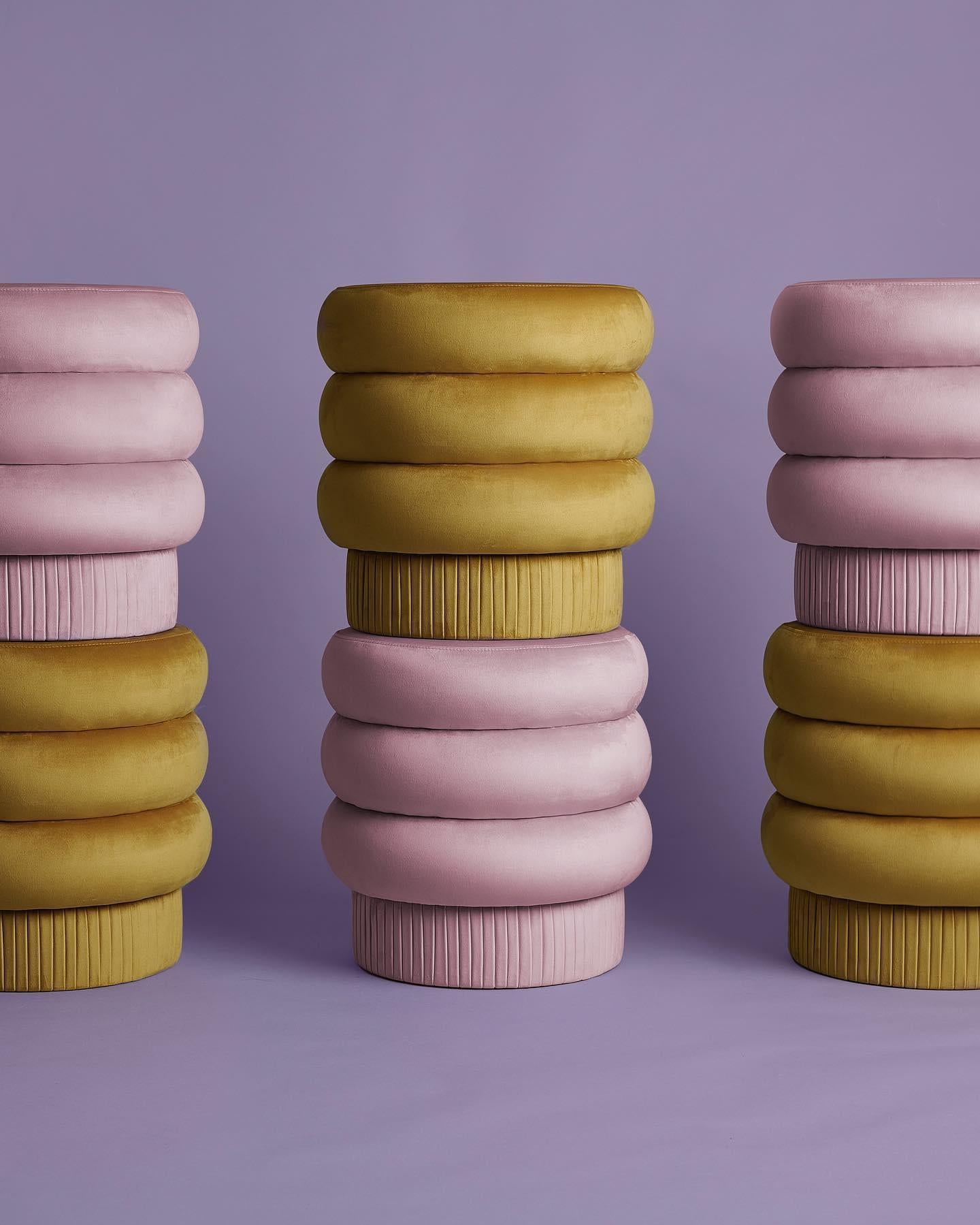 Pouf scultoreo in velluto Pompa Contemporary di Houtique in vendita 1