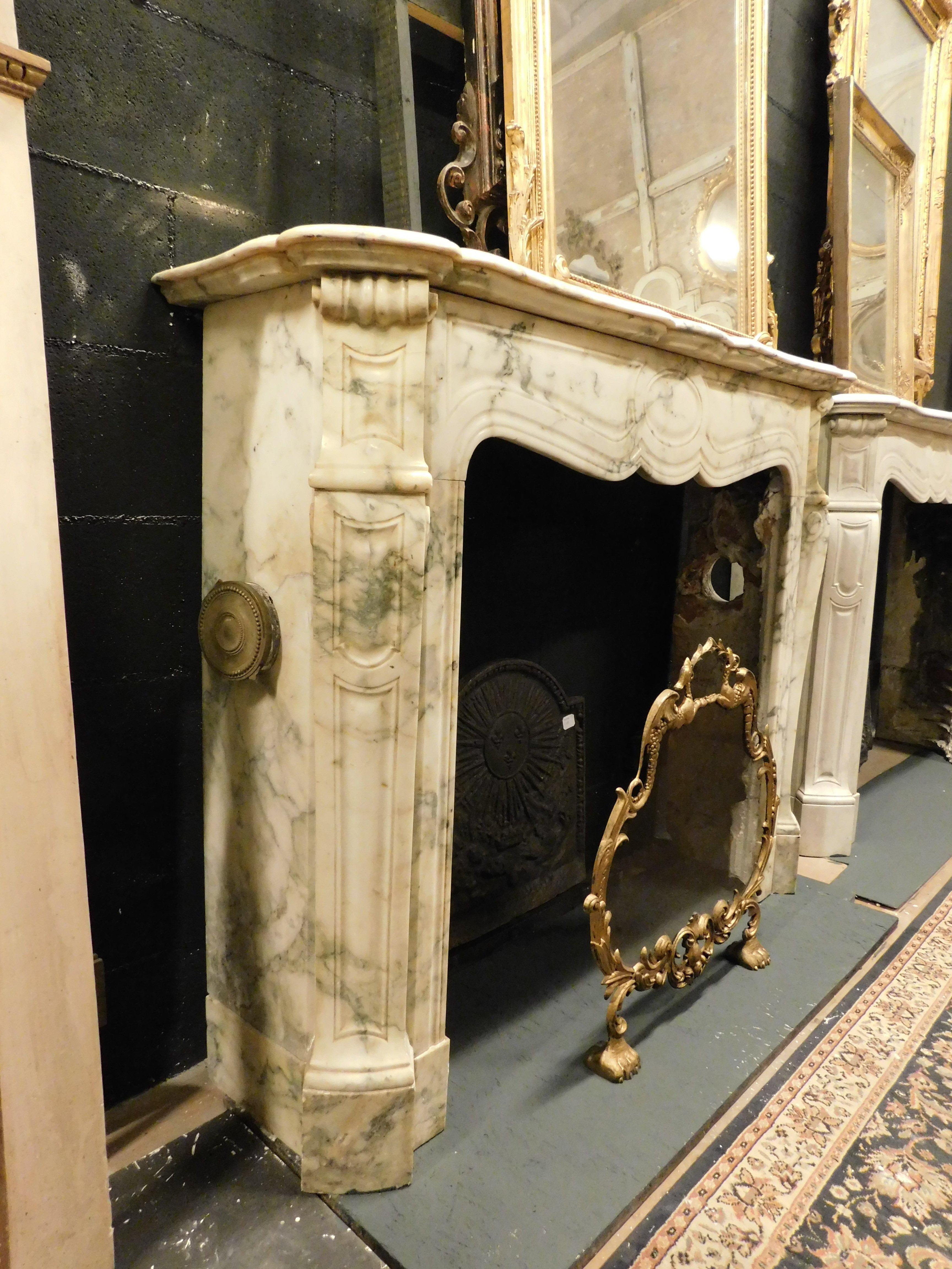 19th Century Pompadour fireplace mantle in gray veined white marble, France For Sale