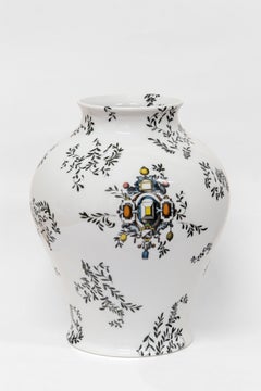 Pompeji, zeitgenössische Porzellanvase mit dekorativem Design von Vito Nesta