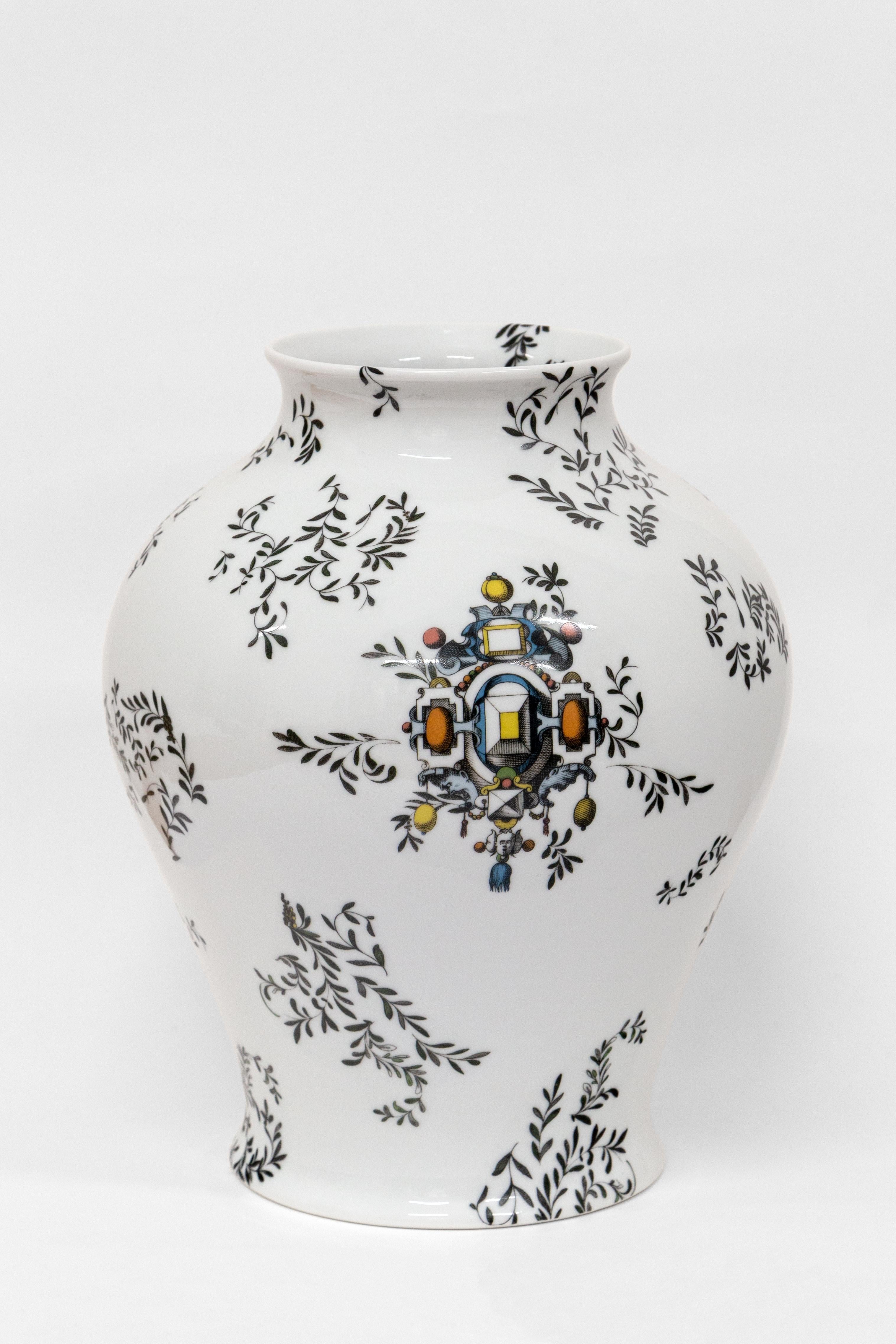 Italian Pompei, Contemporary Porcelain Vase with Decorative Design by Vito Nesta For Sale