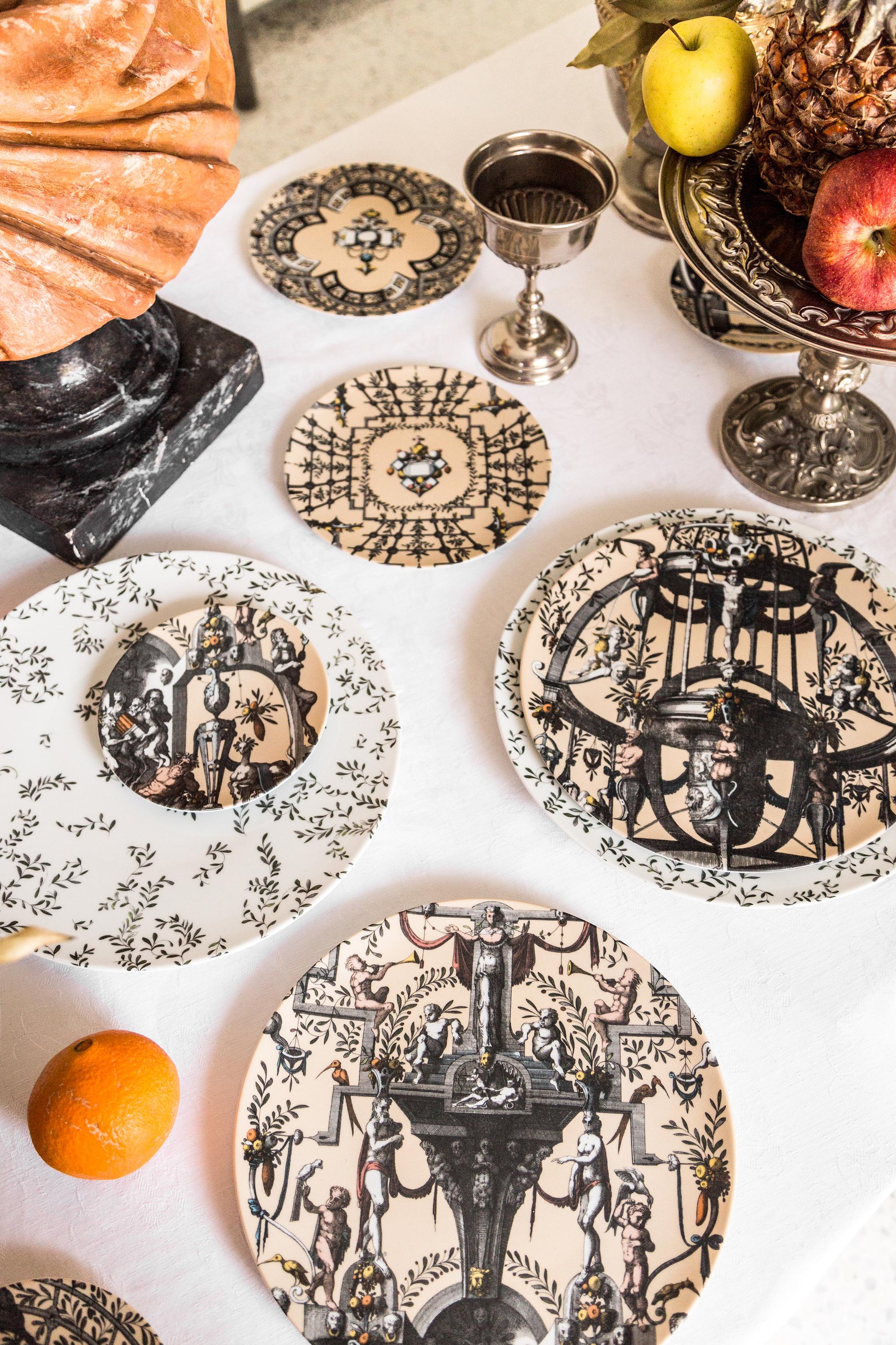 Pompei, Six Contemporary Decorated Porcelain Dessert Plates For Sale 7
