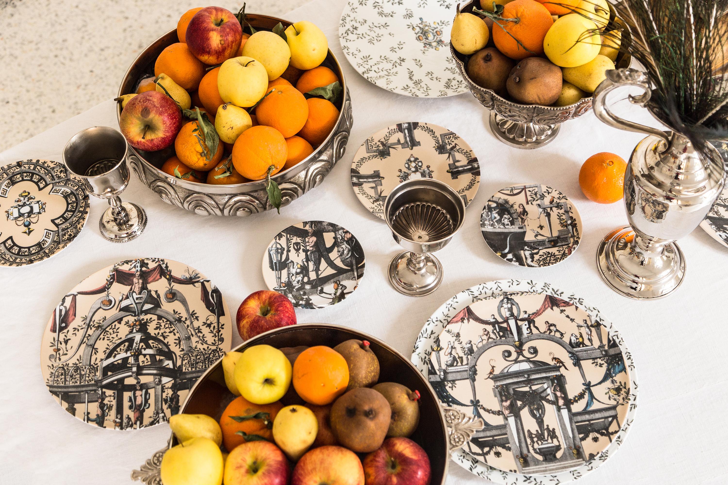 Six assiettes à dessert en porcelaine décorées contemporaines Pompei en vente 6
