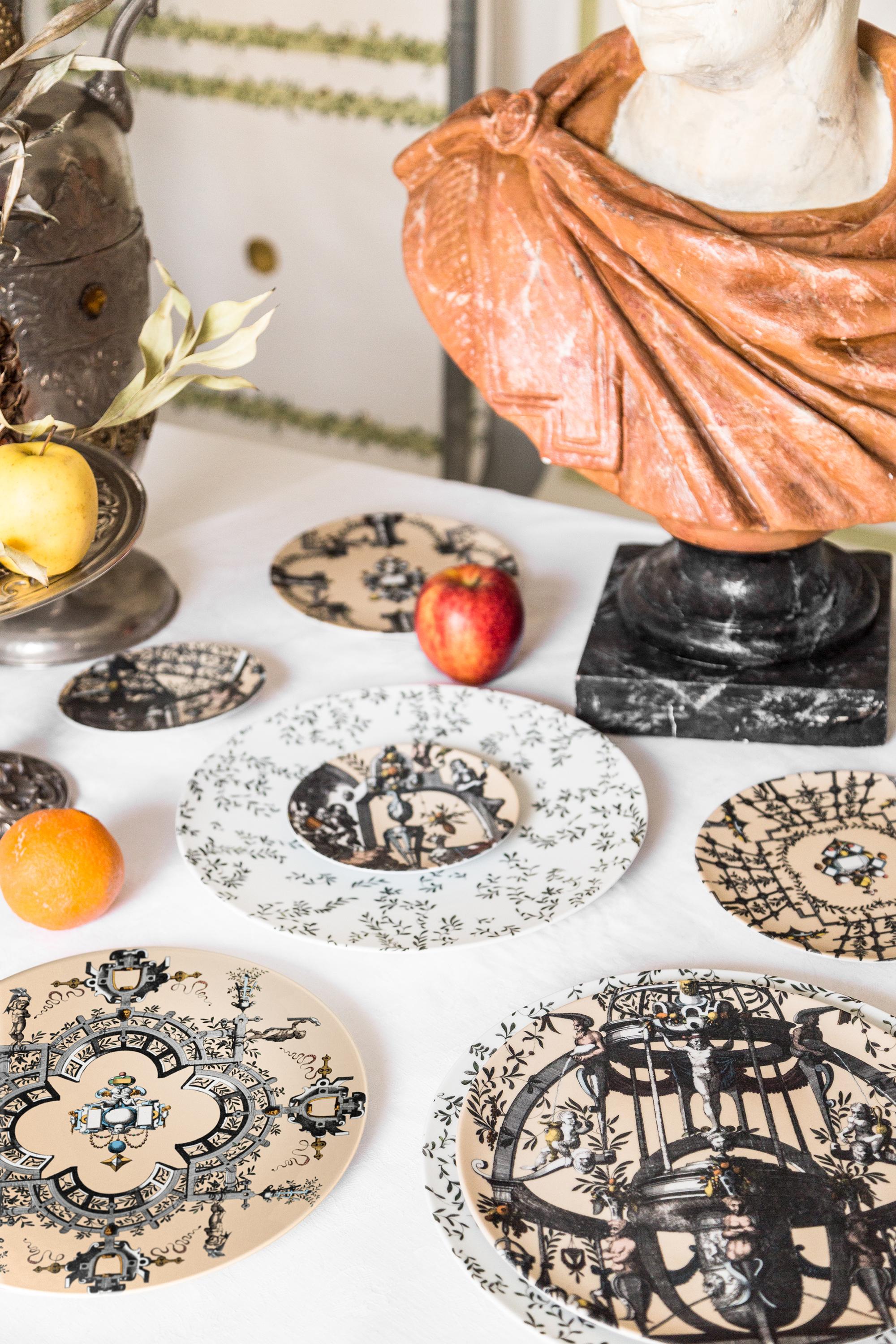 Six assiettes à dessert en porcelaine décorées contemporaines Pompei en vente 3