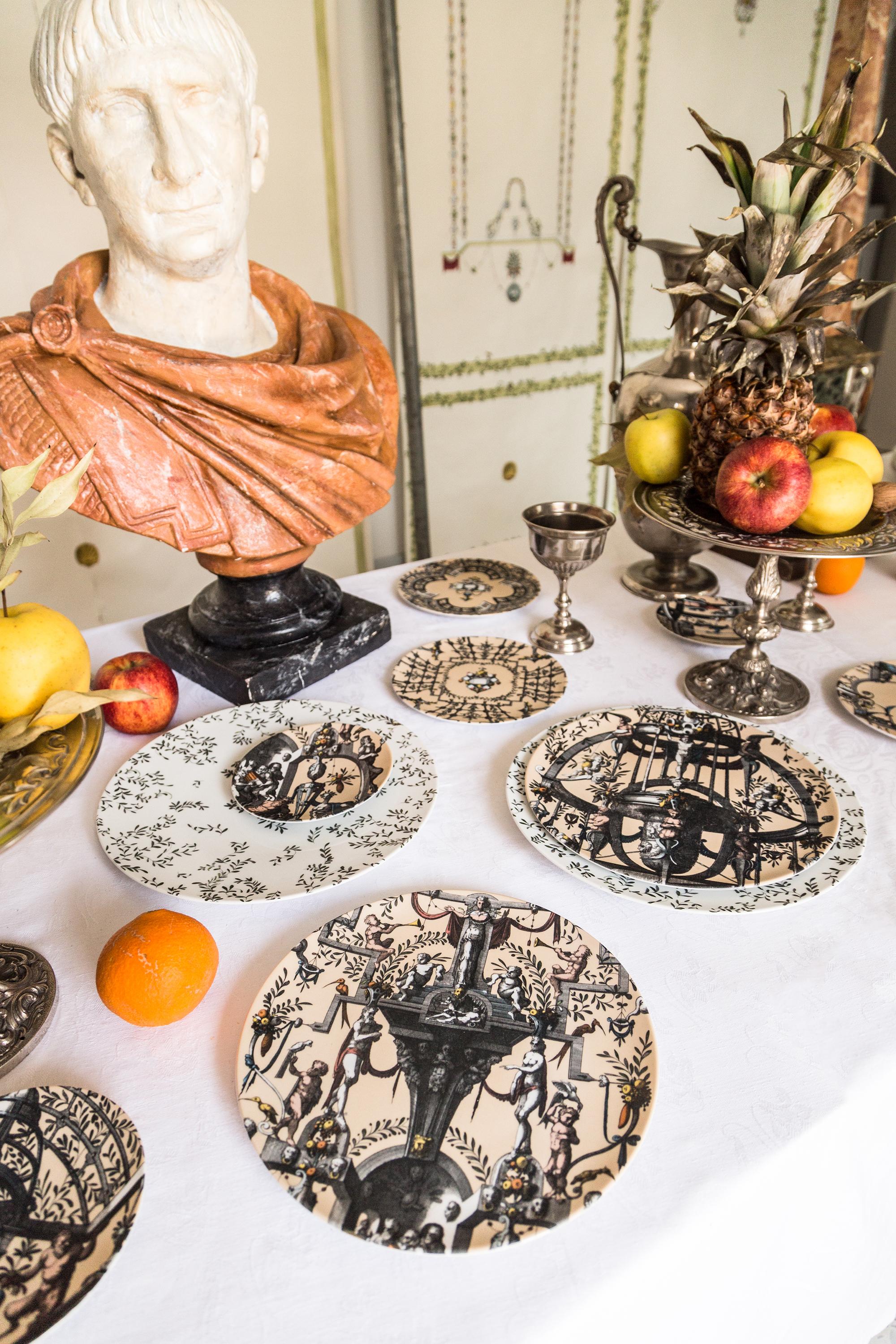 Pompei, Six Contemporary Decorated Porcelain Soup Plates For Sale 4