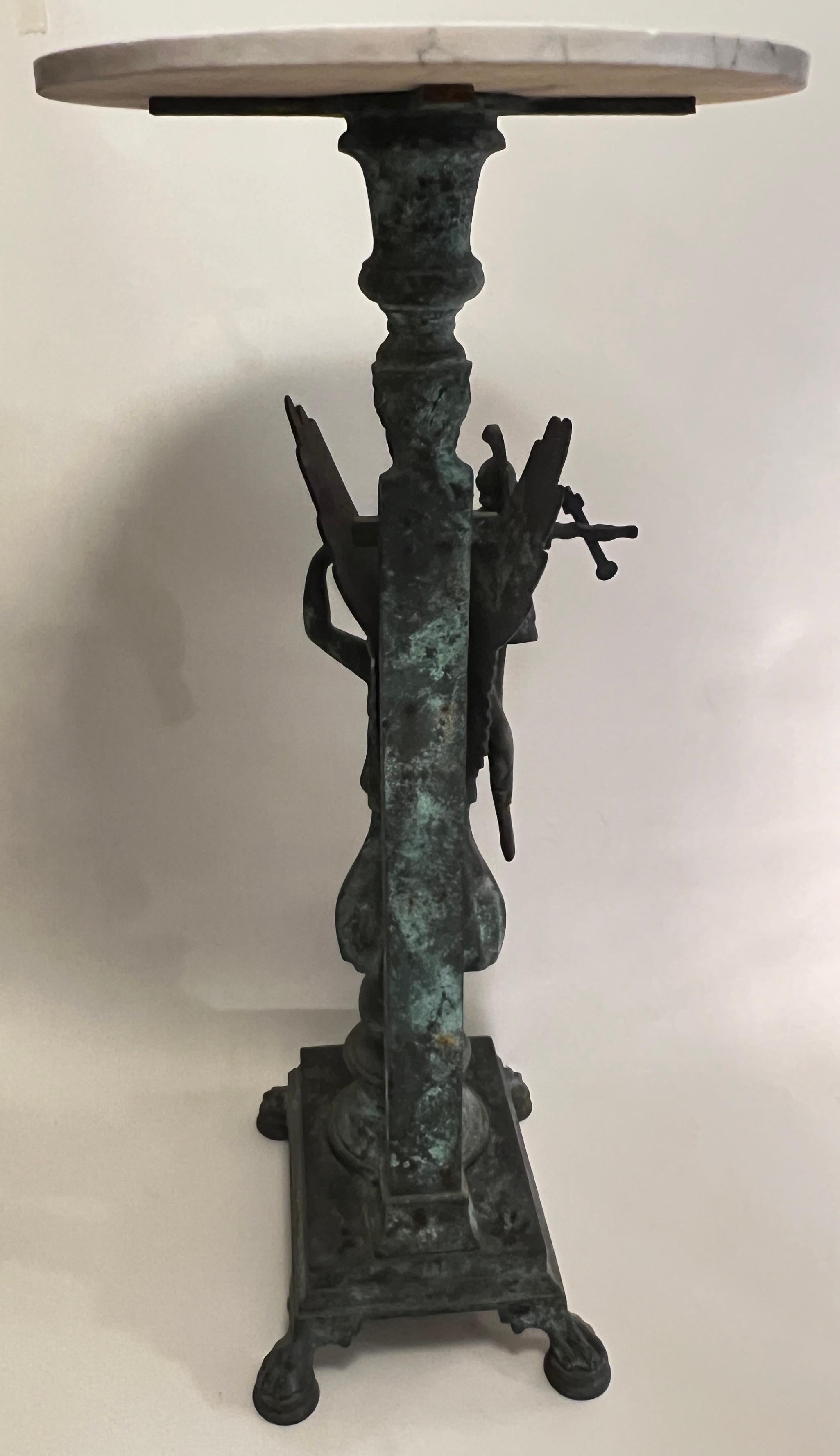 Table en bronze à vert-de-gris de Pompeii avec Nike et trophée, Italie, XIXe siècle en vente 1