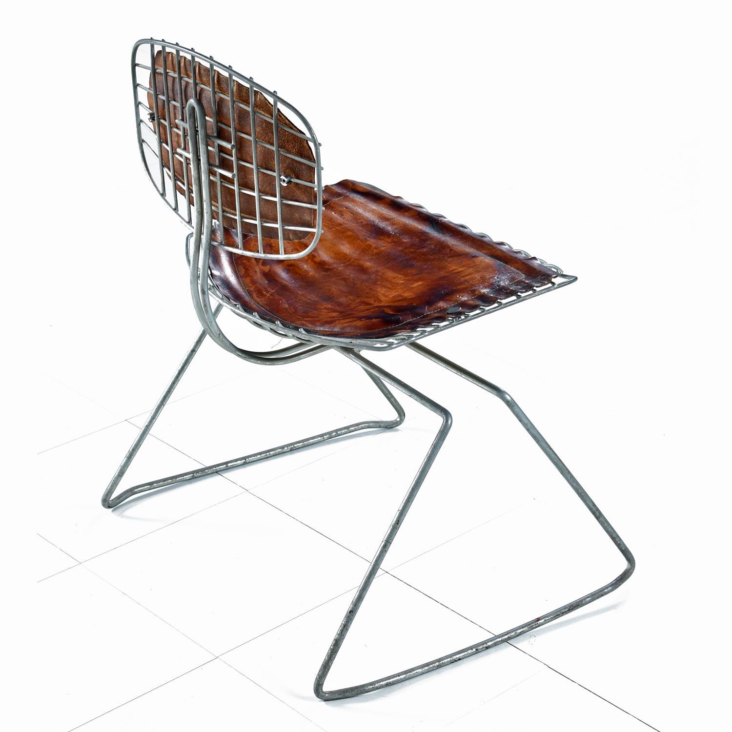 Sold as a pair
The Beaubourg chair was conceived by Richard Rogers and Renzo Piano and designed specifically for the Pompidou Center in Paris. The final form was created by Georges Laurent and Michel Cadestin. The Beaubourg chair was selected as