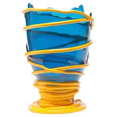 Jarrón grande amarillo y azul Pompitu II de Gaetano Pesce