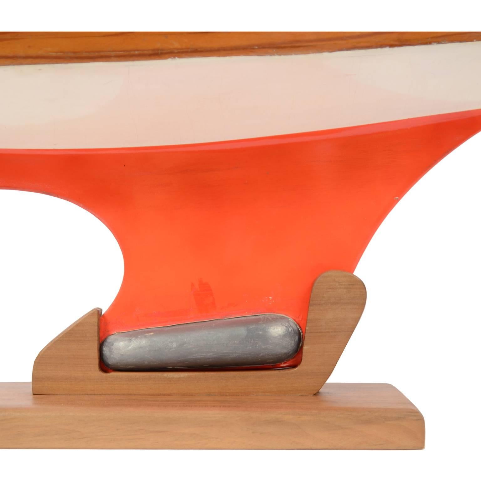 Pond Model on Wooden Base, Red and White Hull Made in the 1950s 8