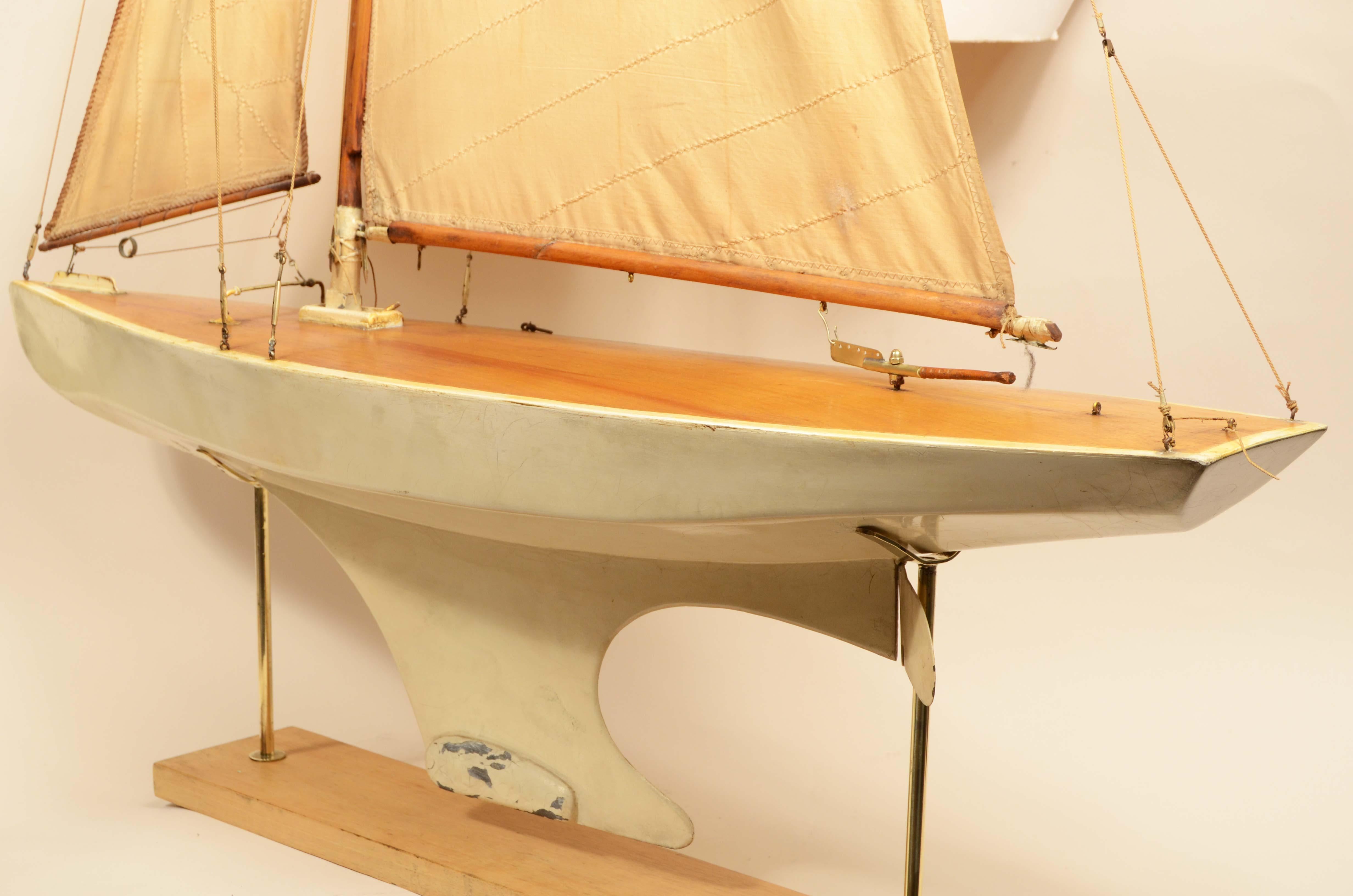 Wood Pond Model made in 1930 of a yacht used to navigate ponds For Sale