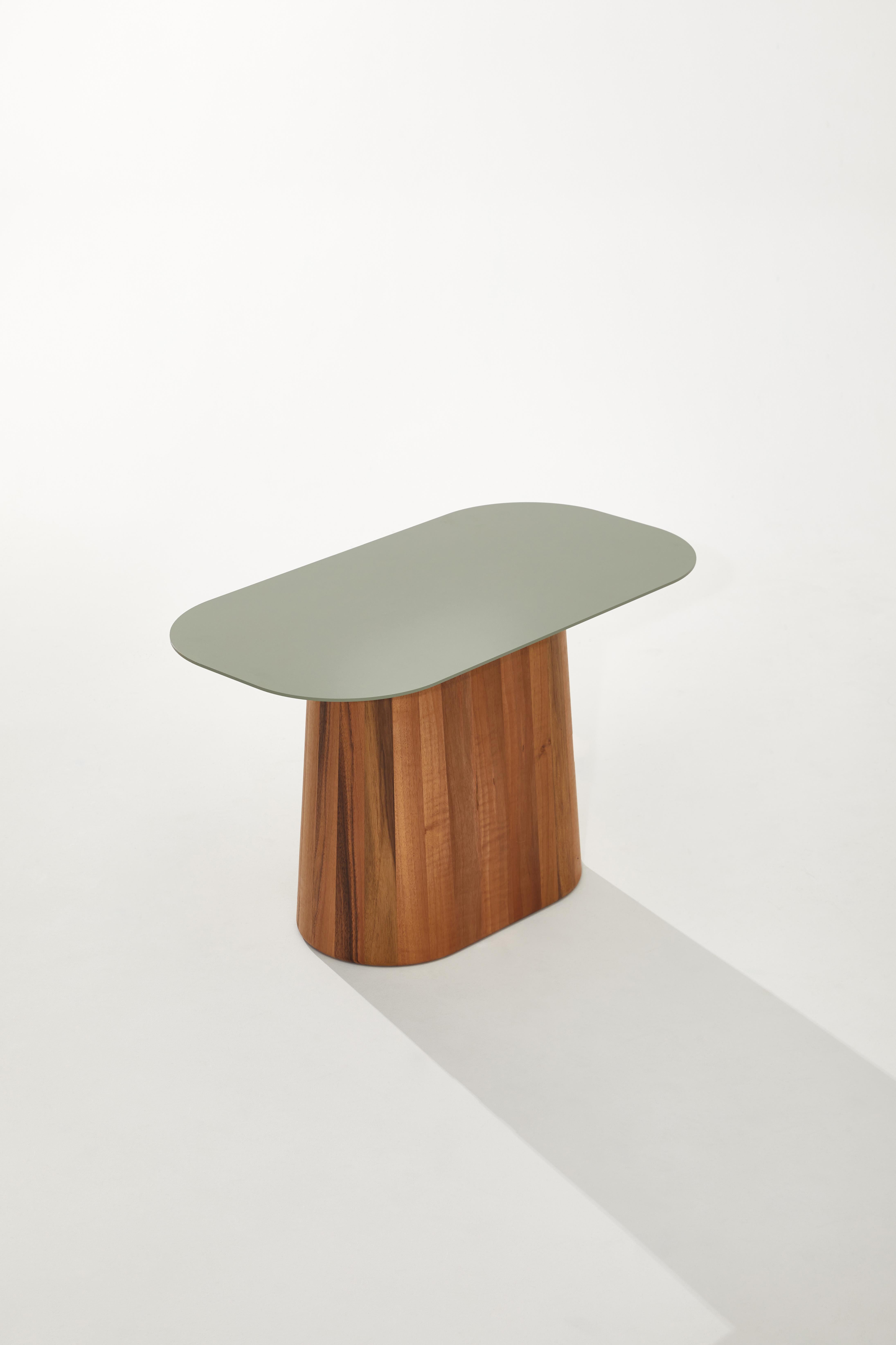 Ponti Coffee Table in Natural Walnut Wood And Steel by Heilig Objects
Dimensions: D 40 x W 75 x H 45 cm.
Materials: Walnut and steel.

Daniel Heilig. A young Hungarian-German designer, charismatic artist and creative cosmopolitan. Born in Budapest,