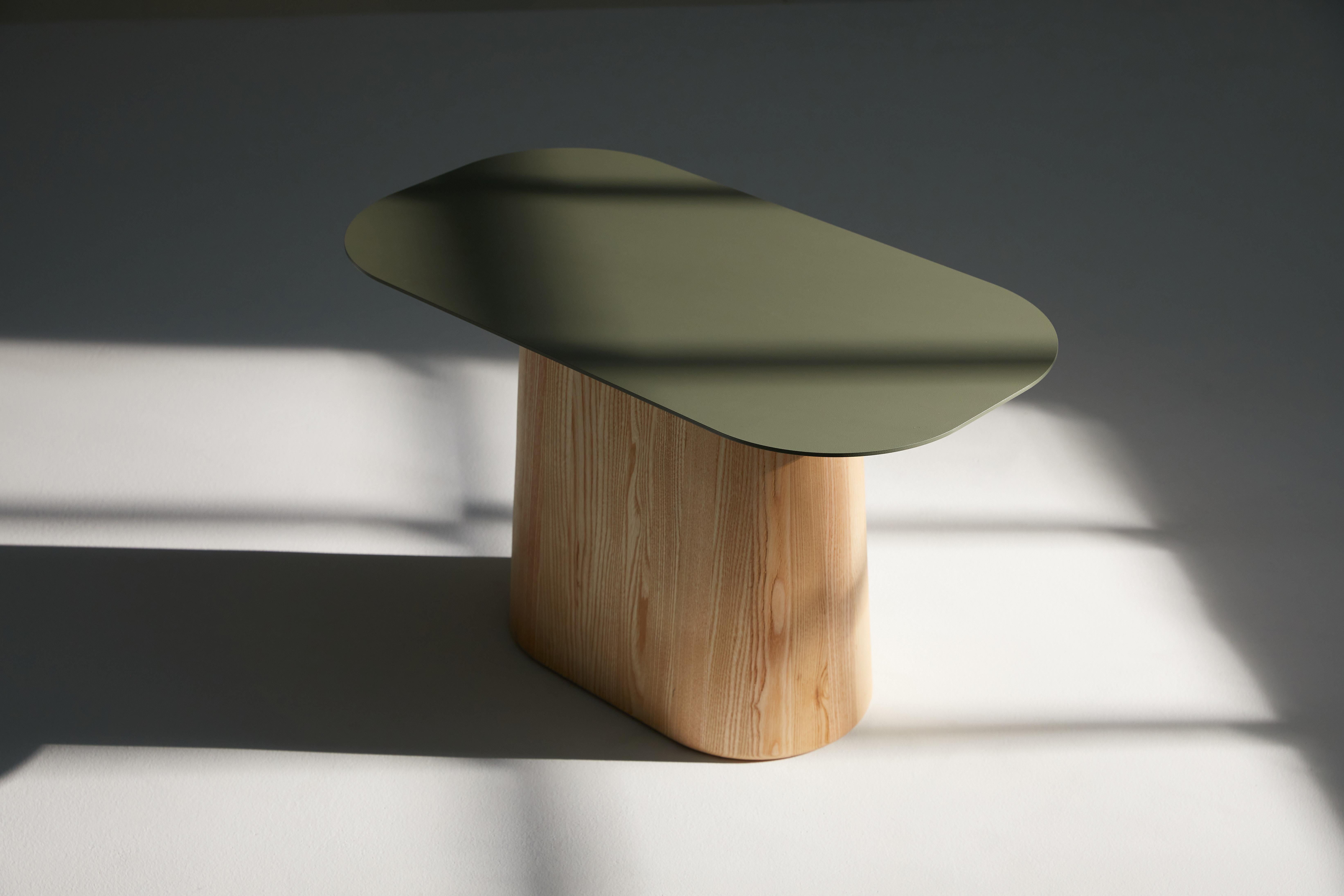 Ponti Coffee Table in Natural Walnut Wood And Steel by Heilig Objects For Sale 1