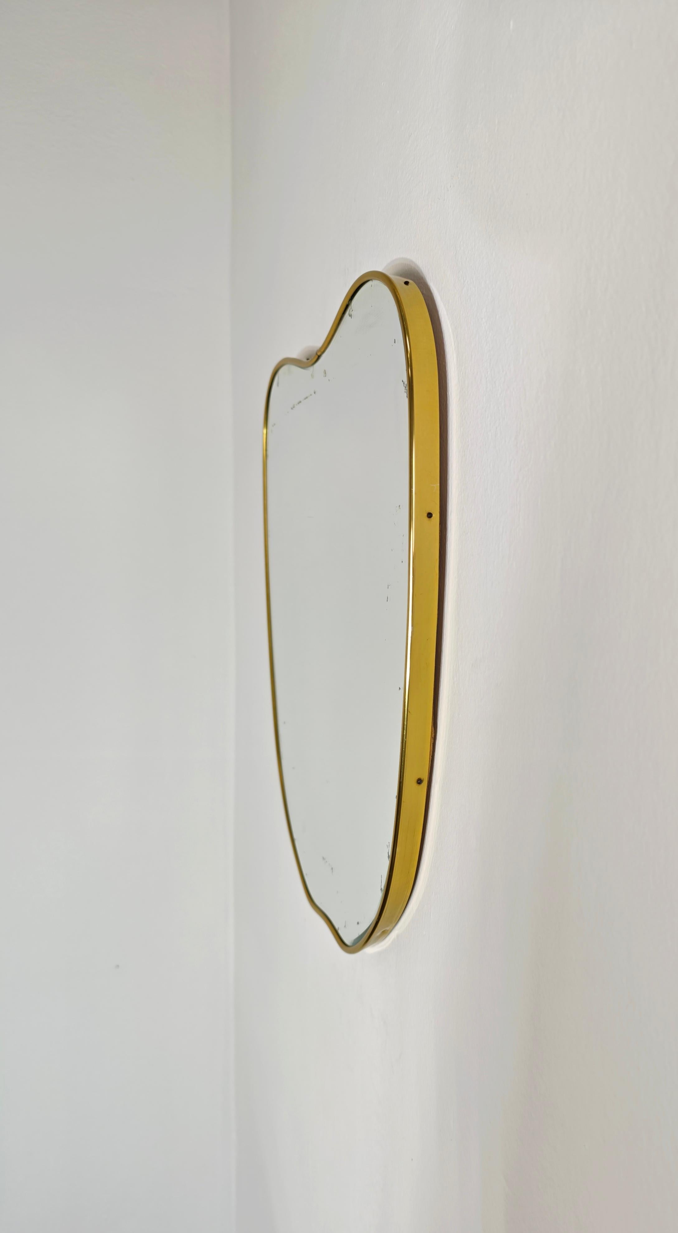 Ponti Stil Mid-Century Gold Messing Wandspiegel Design Produktion Italien 1950er Jahre im Angebot 7