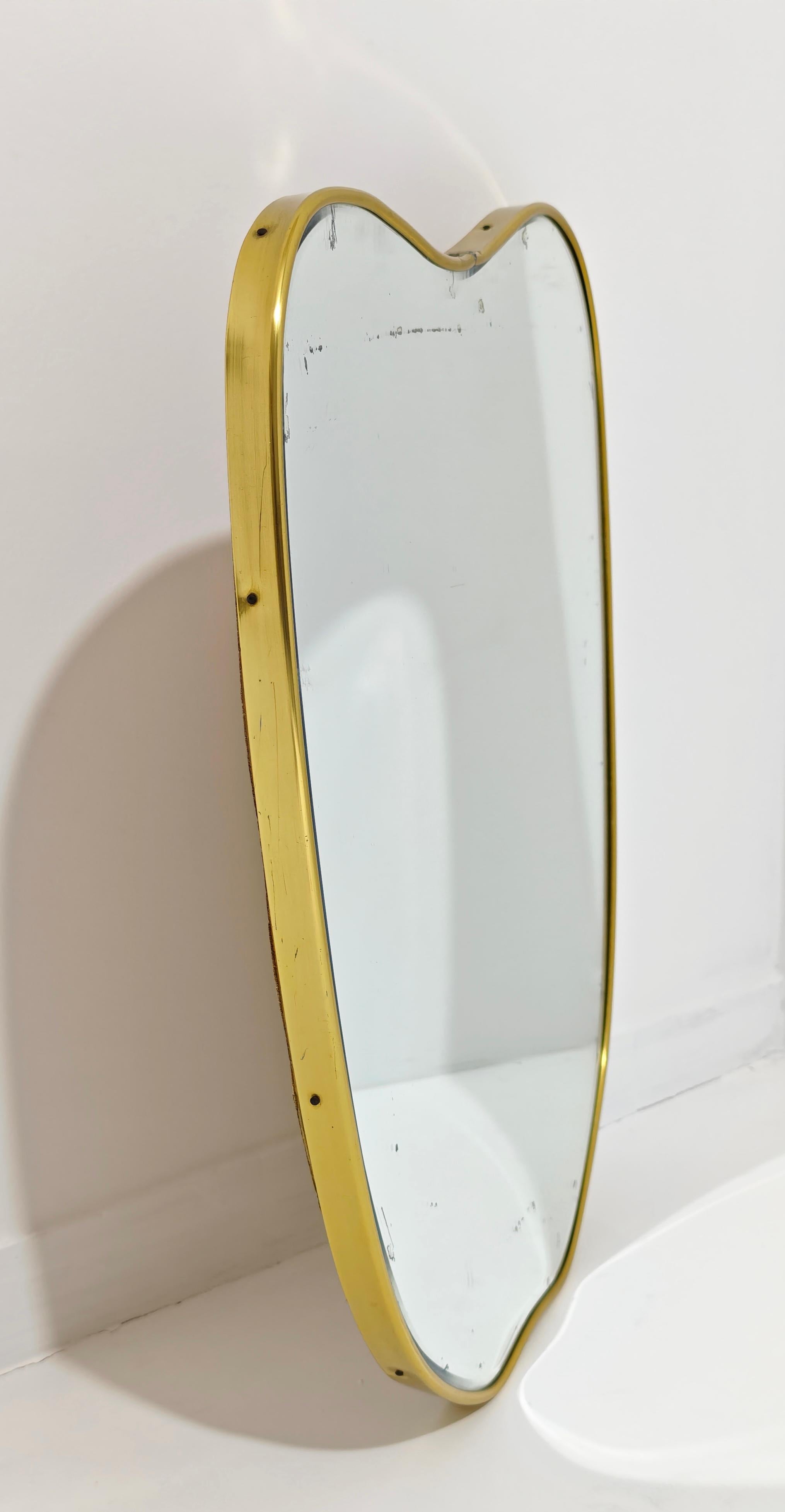 Ponti Stil Mid-Century Gold Messing Wandspiegel Design Produktion Italien 1950er Jahre im Angebot 3