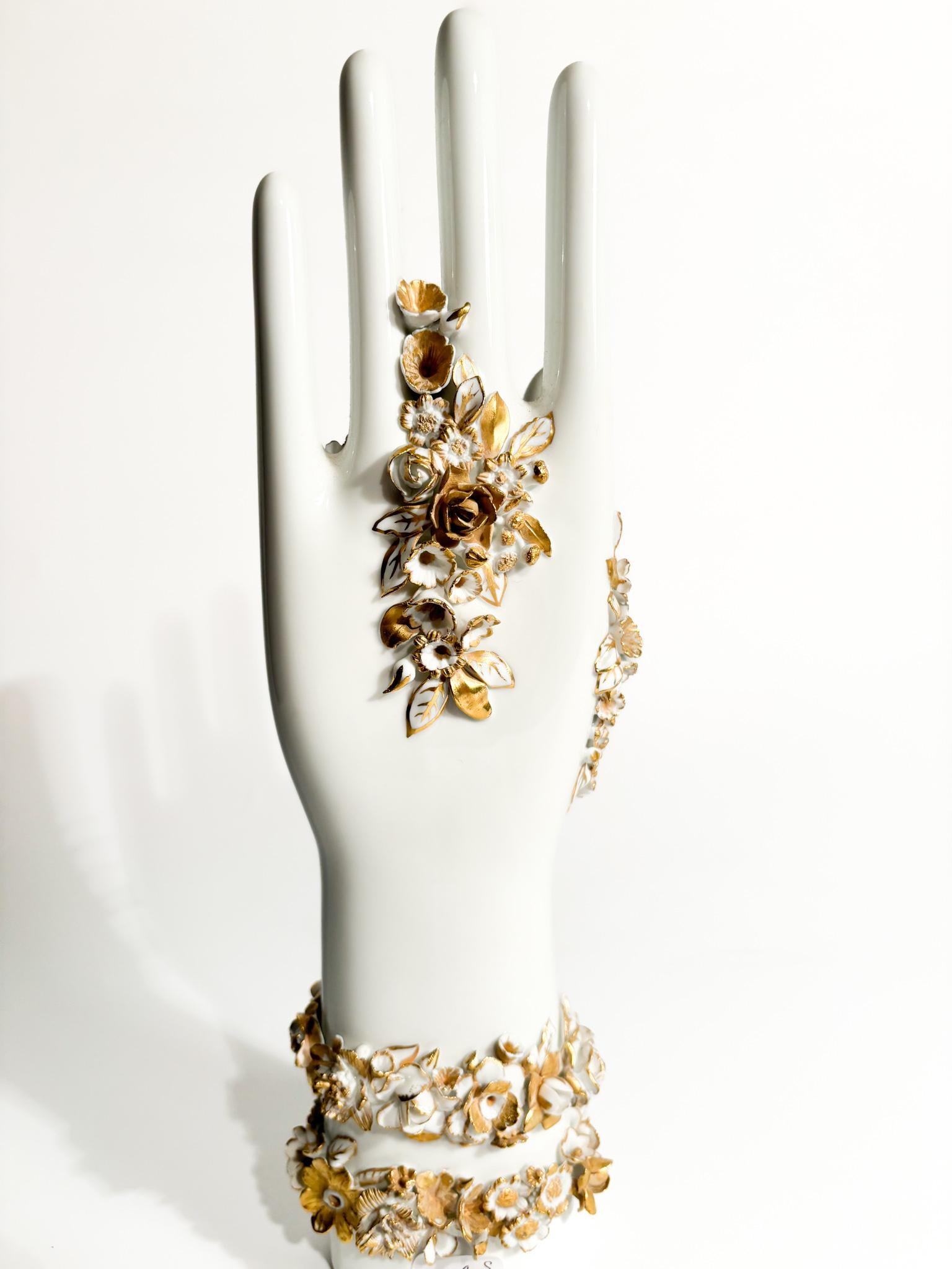 Ponti White and Gold Flowered Hand Art by Gio Ponti for Richard Ginori 1980s For Sale 4