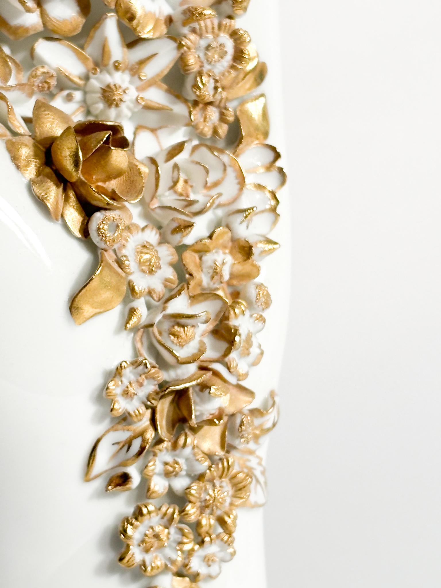 Ponti White and Gold Flowered Hand Art by Gio Ponti for Richard Ginori 1980s For Sale 2