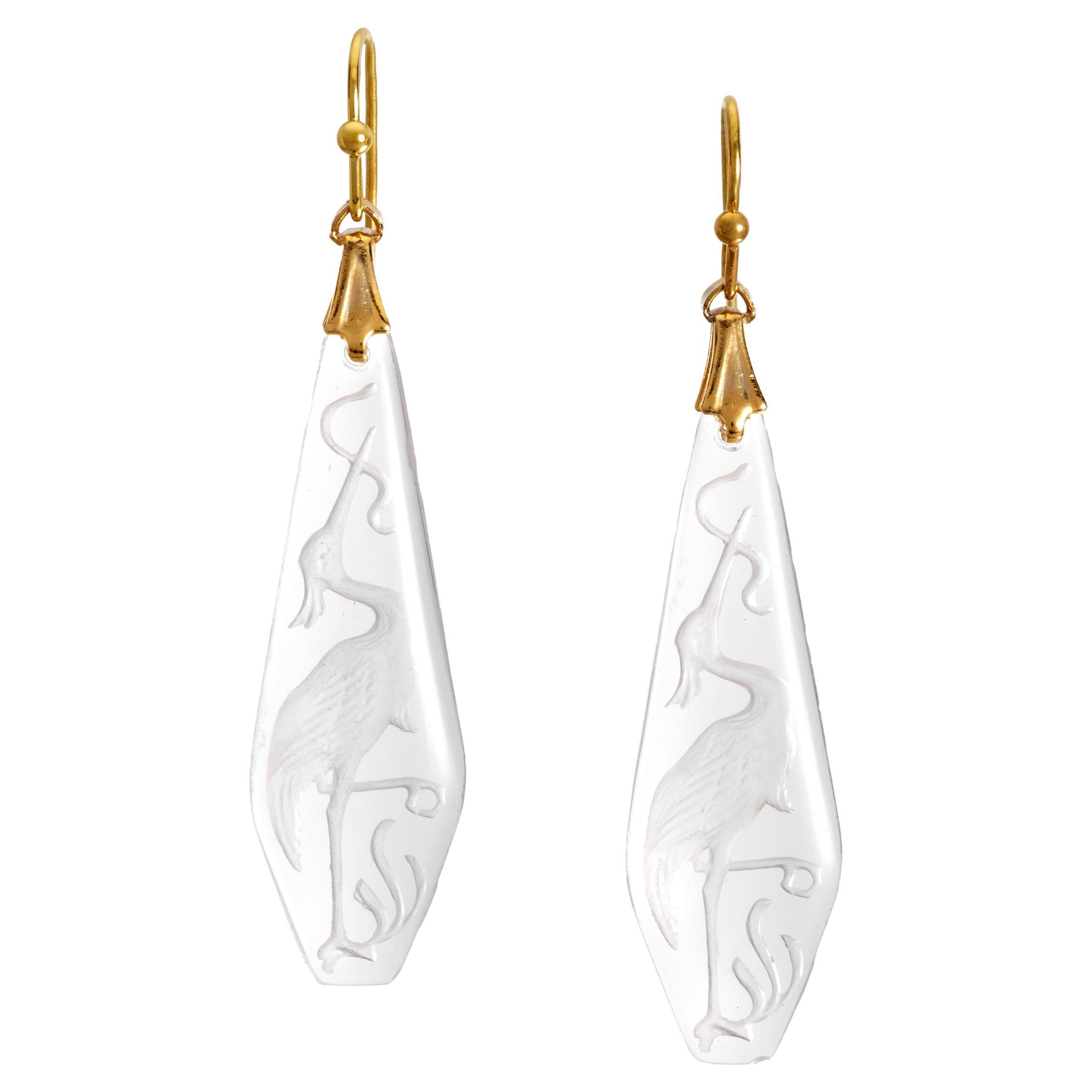 PONTIEL, boucles d'oreilles Art Déco motif héron gravé en verre transparent et rempli d'or en vente