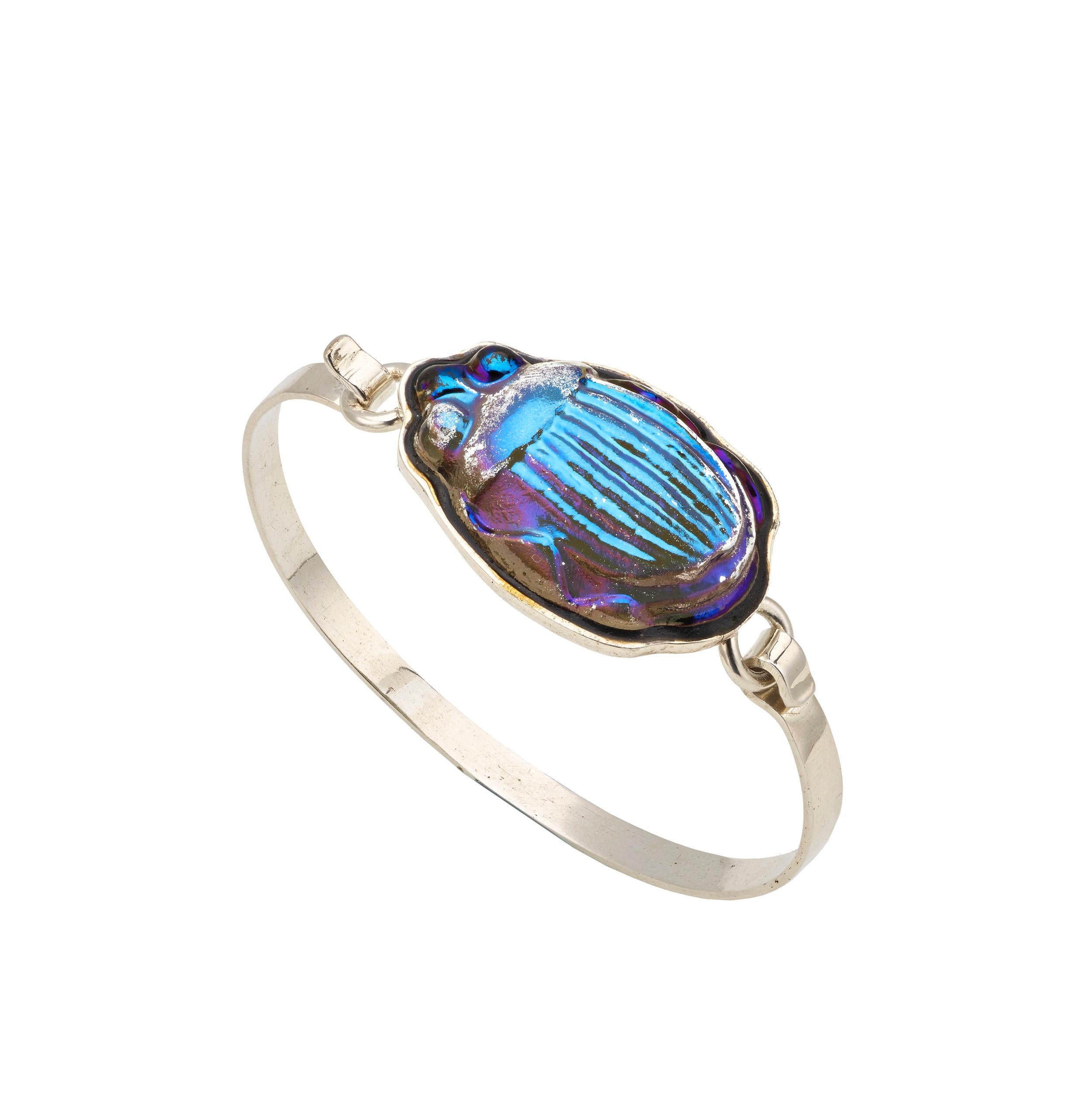 PONTIEL Egyptian Revival Iridescent Glass Scarab Sterling Silver Bracelet  In New Condition For Sale In Houston, TX