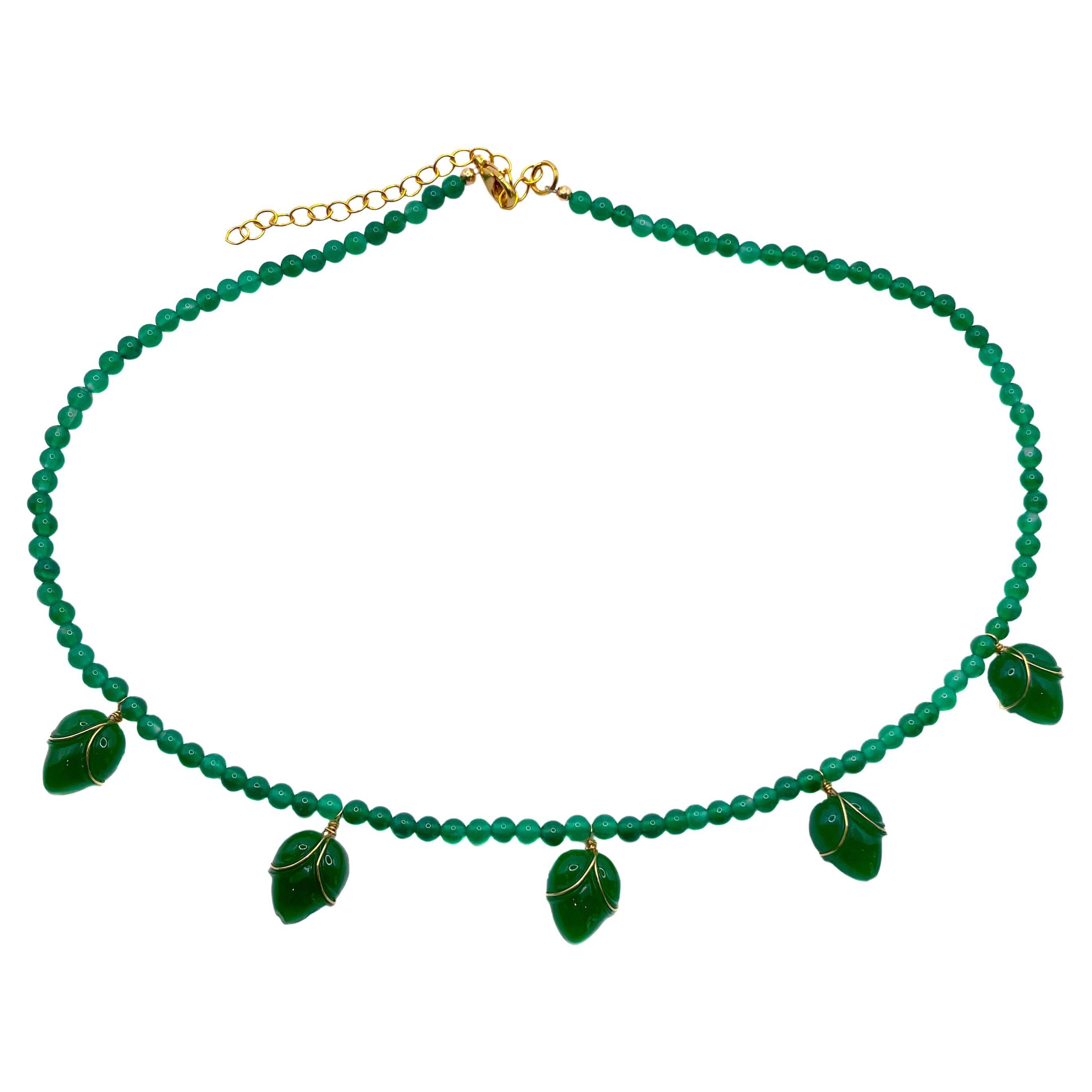 PONTIEL Collier Avalon avec perles de Jade et bourgeons de fleurs en verre vintage en vente
