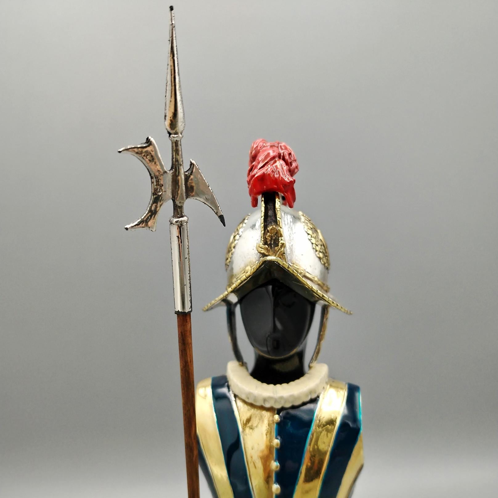 Periodo contemporaneo Pontifical Guard Uniform - Swiss Guard in Sterling silver with enamel and gold in vendita