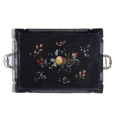 Plateau en tôle Pontypool avec bord réticulé et poignées en laiton, vers 1780